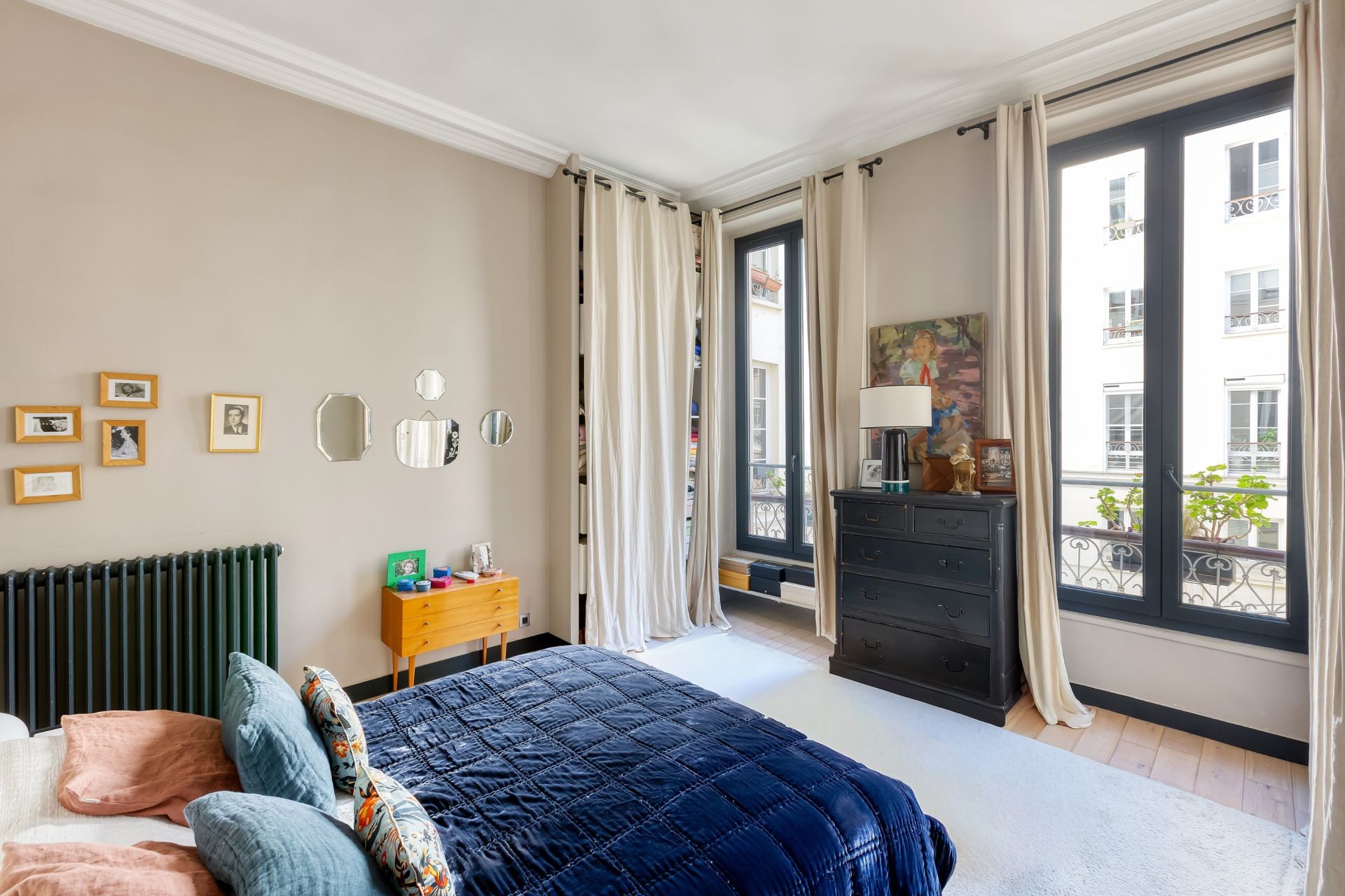 apartment 7 Rooms for sale on PARIS (75010)