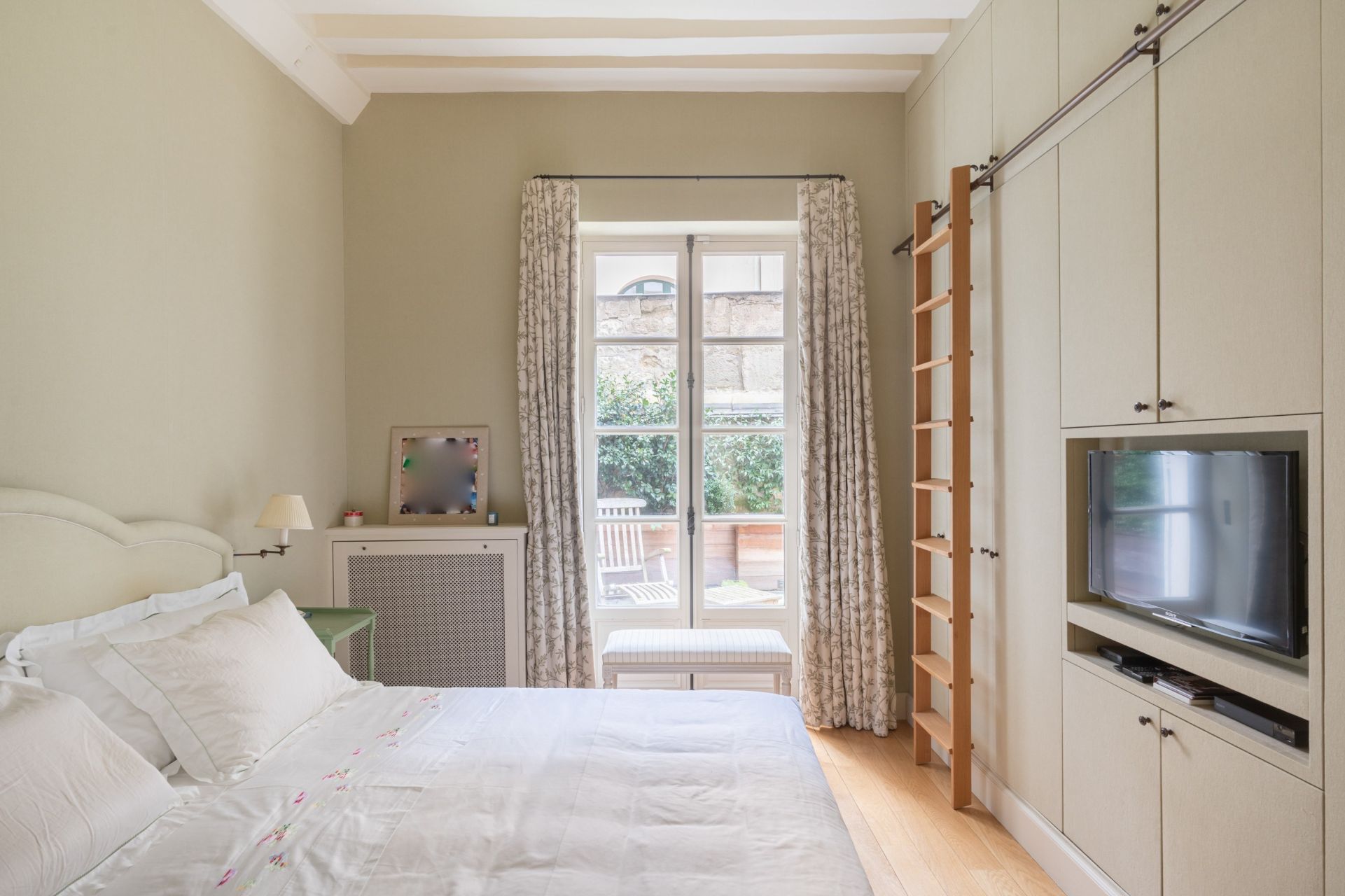 apartment 5 Rooms for sale on PARIS (75005)