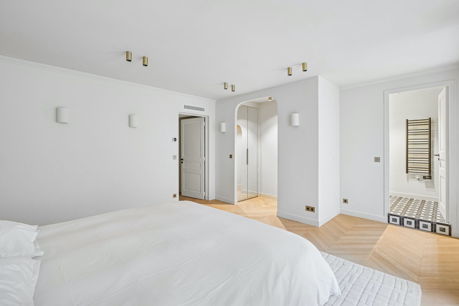 apartment 6 Rooms for sale on PARIS (75007)