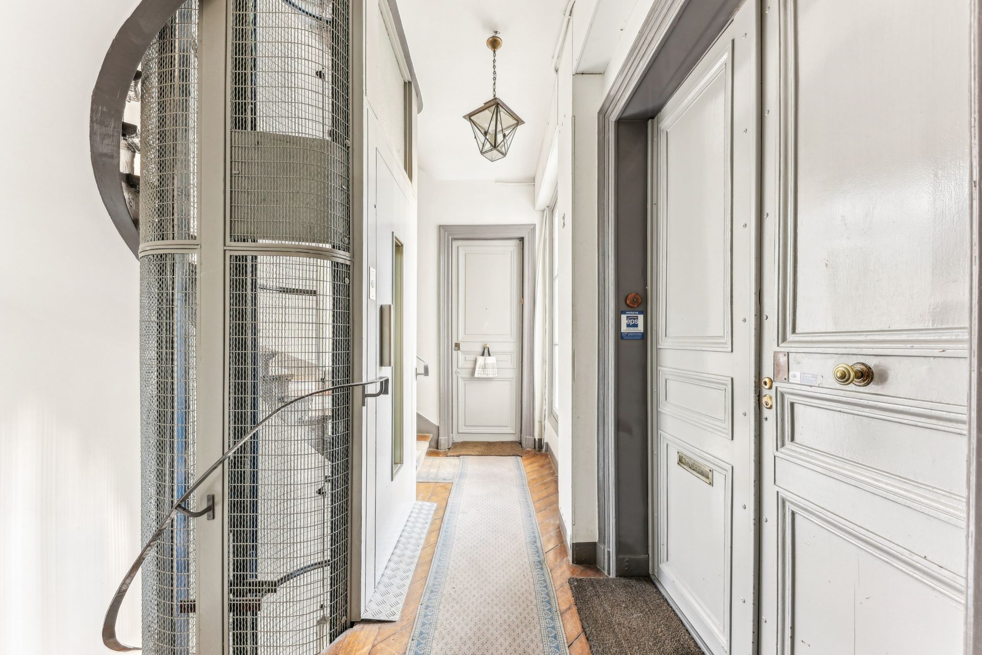 apartment 4 Rooms for sale on PARIS (75007)