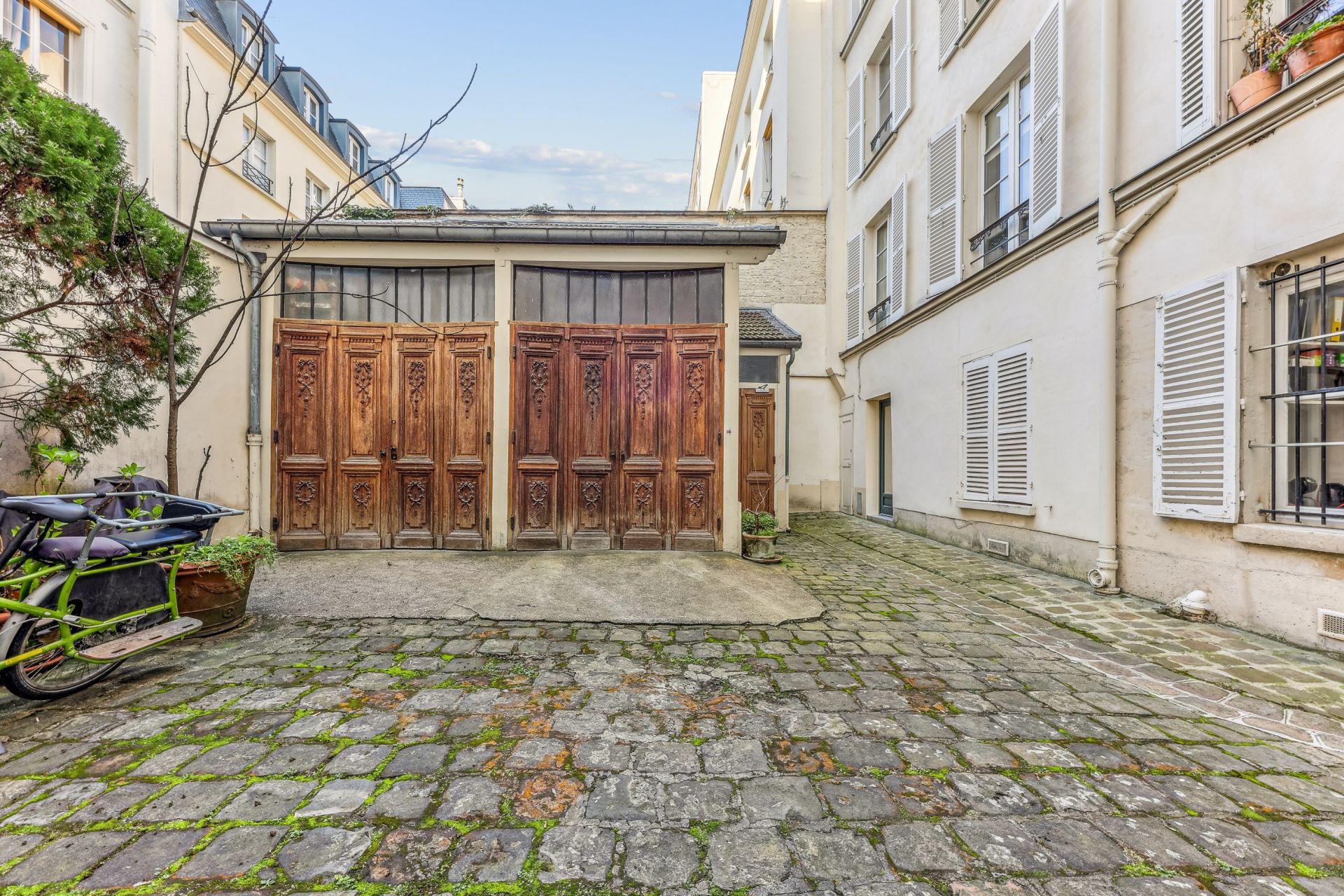 apartment 4 Rooms for sale on PARIS (75007)