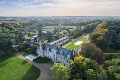 Sale Castle Curzay-sur-Vonne 80&nbsp;Rooms 3400&nbsp;m²