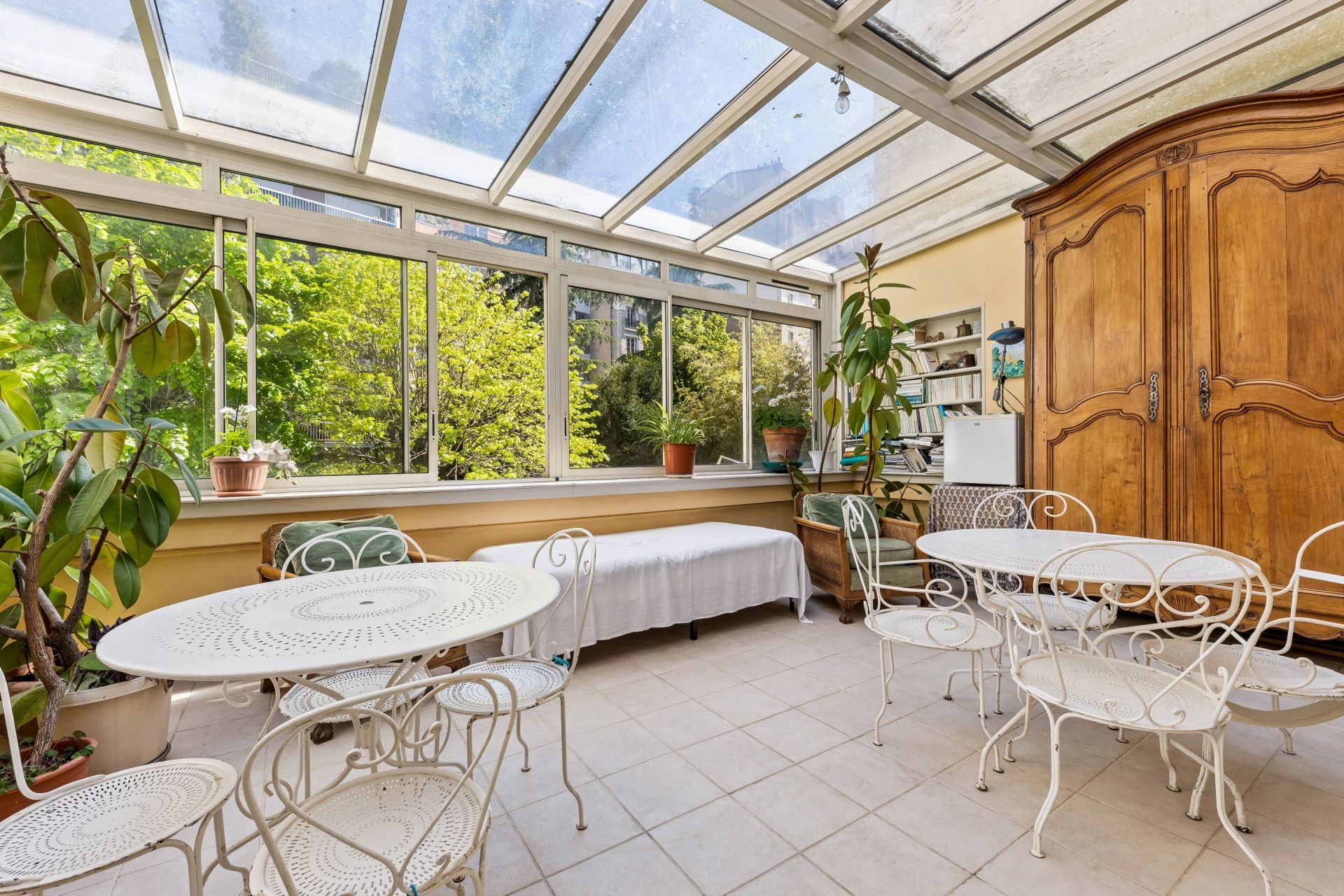 townhouse 12 Rooms for sale on PARIS (75015)