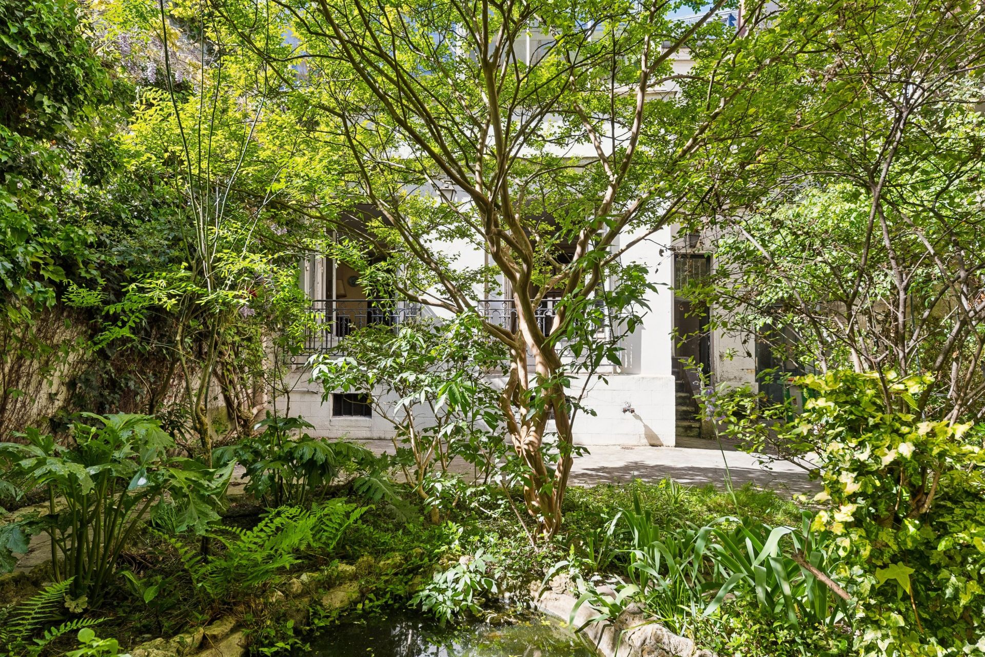 townhouse 12 Rooms for sale on PARIS (75015)