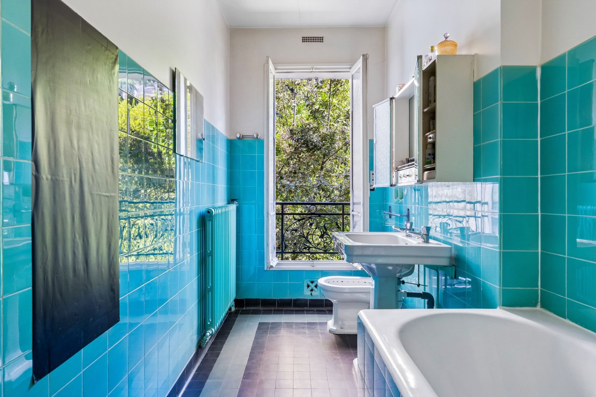 townhouse 12 Rooms for sale on PARIS (75015)