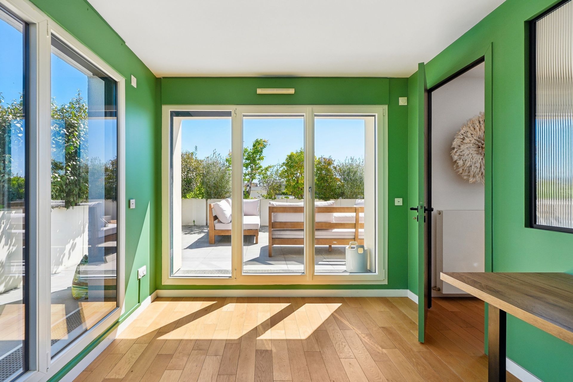 apartment 5 Rooms for sale on ST OUEN (93400)