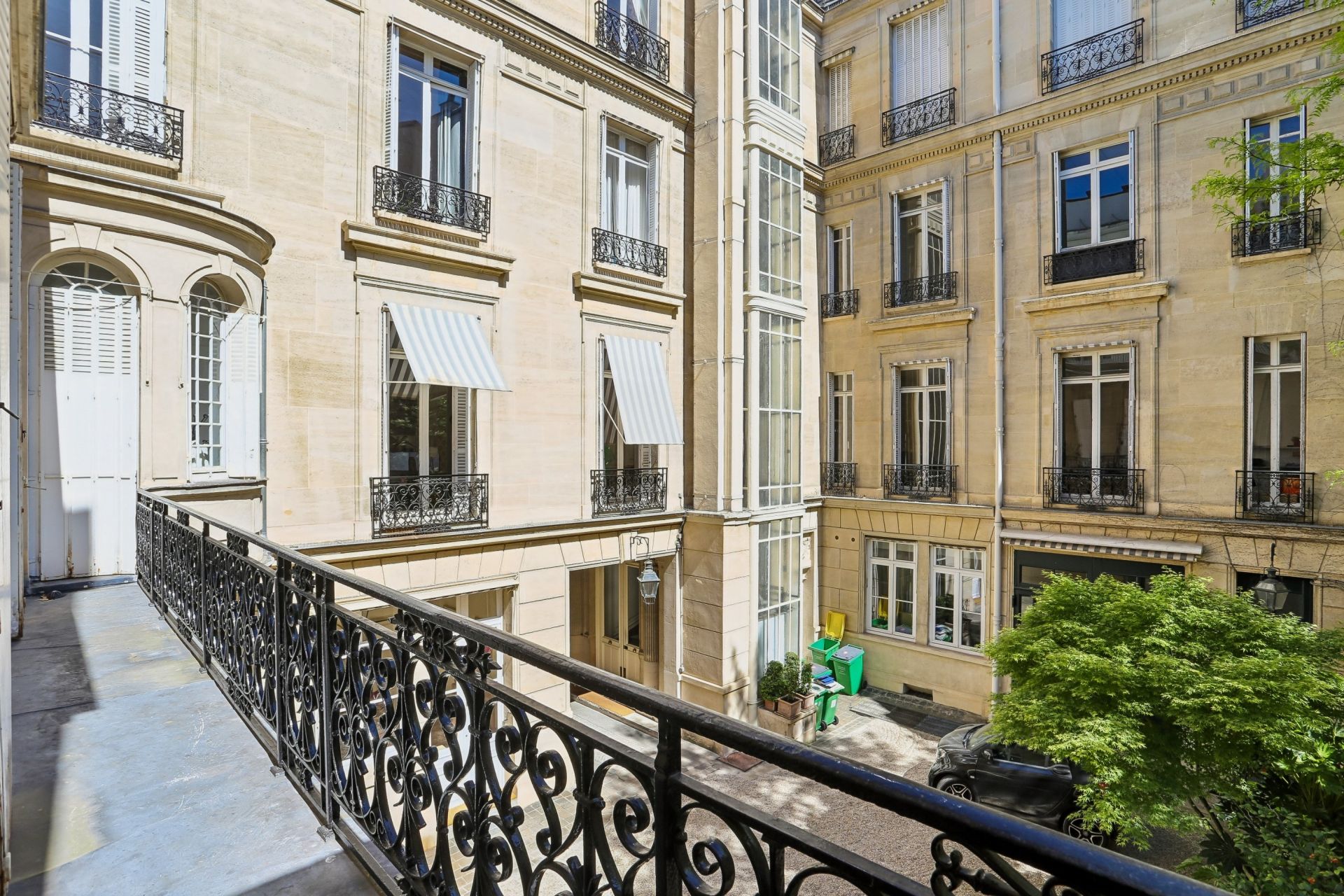 apartment 7 Rooms for sale on PARIS (75008)