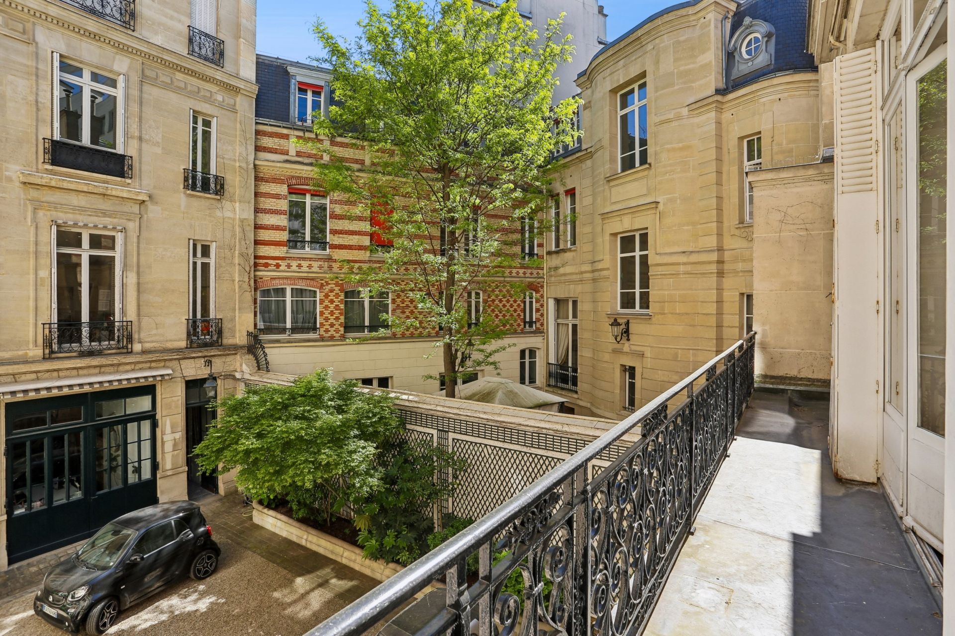 apartment 7 Rooms for sale on PARIS (75008)