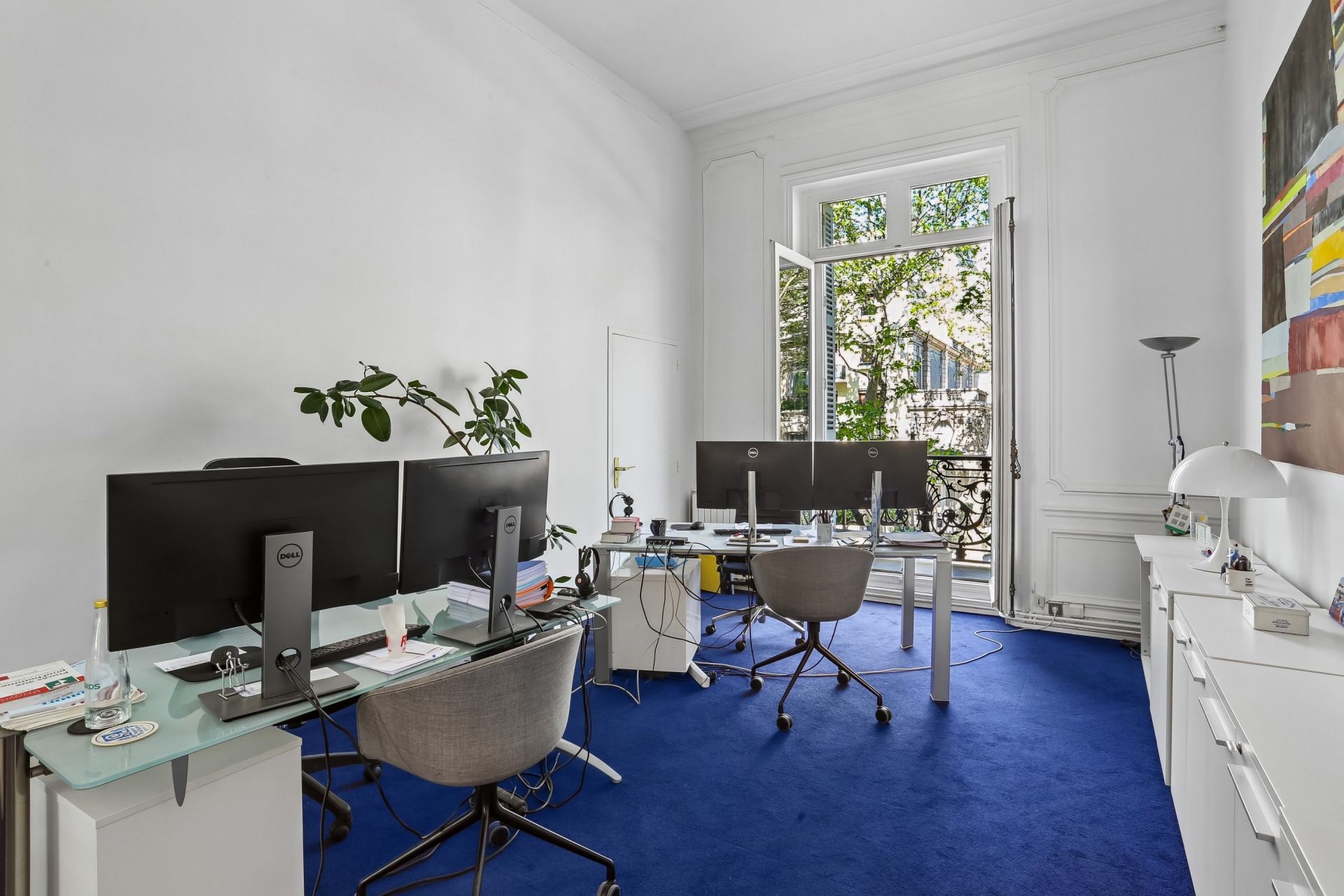 apartment 7 Rooms for sale on PARIS (75008)