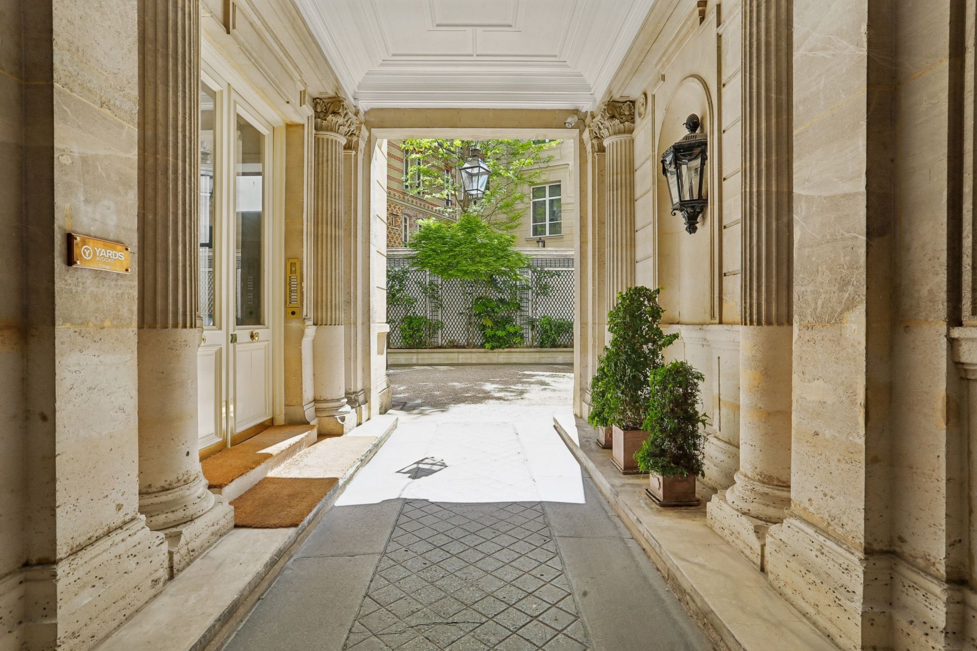 apartment 7 Rooms for sale on PARIS (75008)