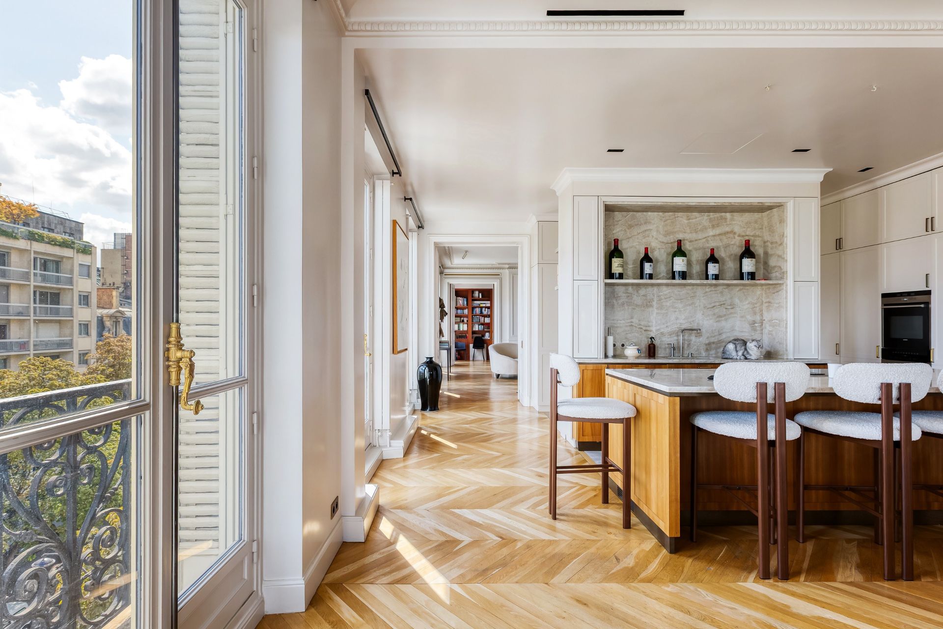 apartment 7 Rooms for sale on PARIS (75008)