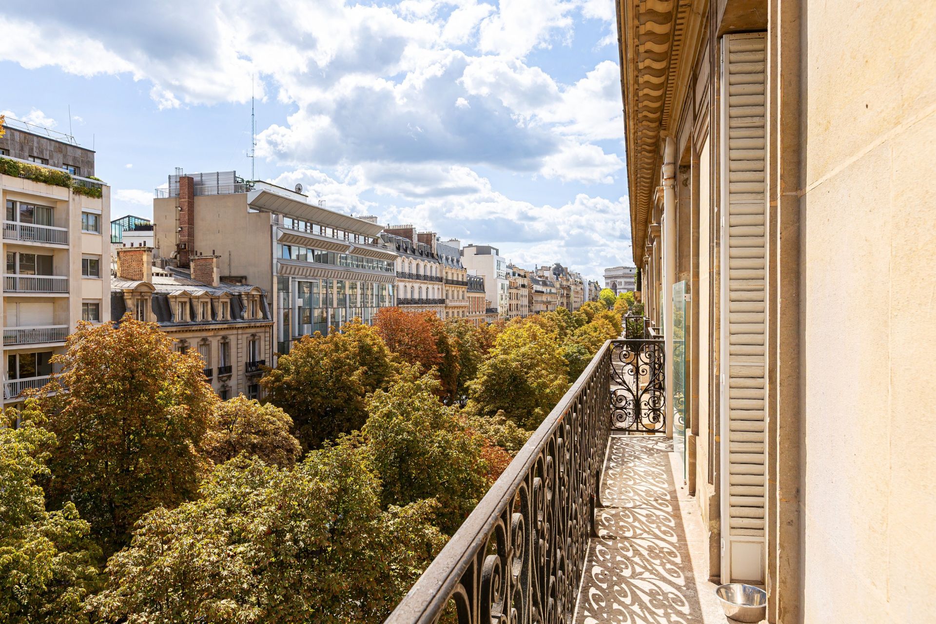 apartment 7 Rooms for sale on PARIS (75008)