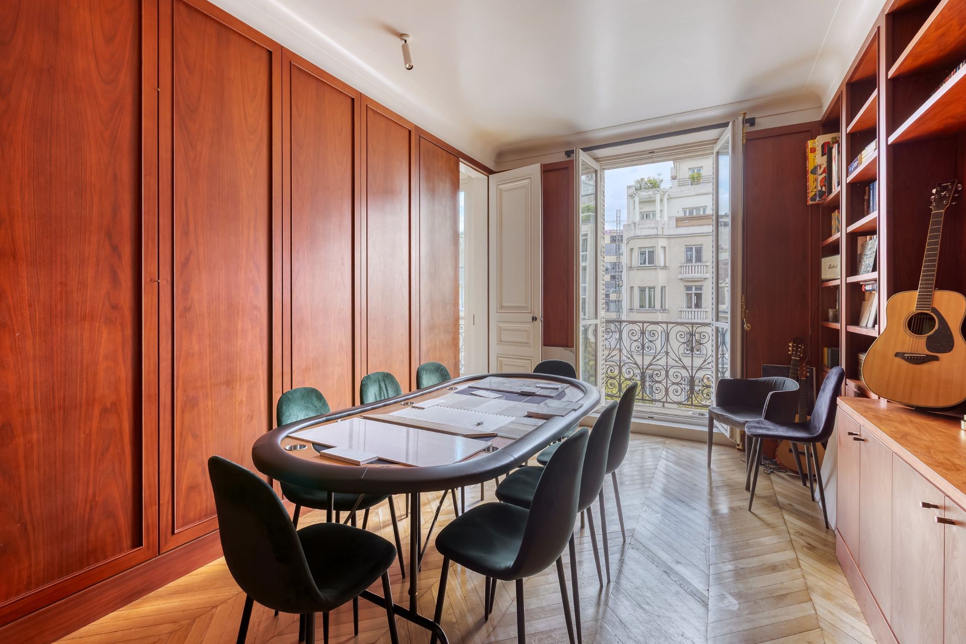 apartment 7 Rooms for sale on PARIS (75008)