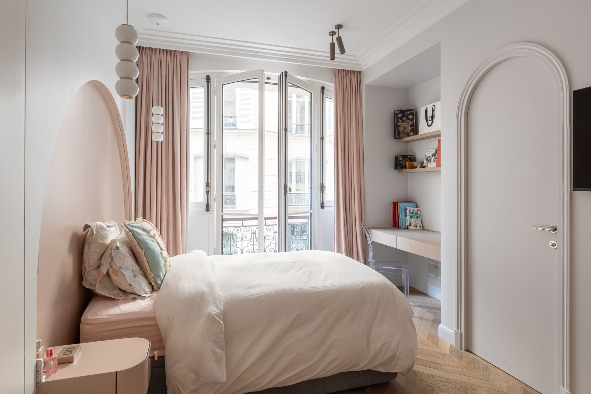 apartment 7 Rooms for sale on PARIS (75006)