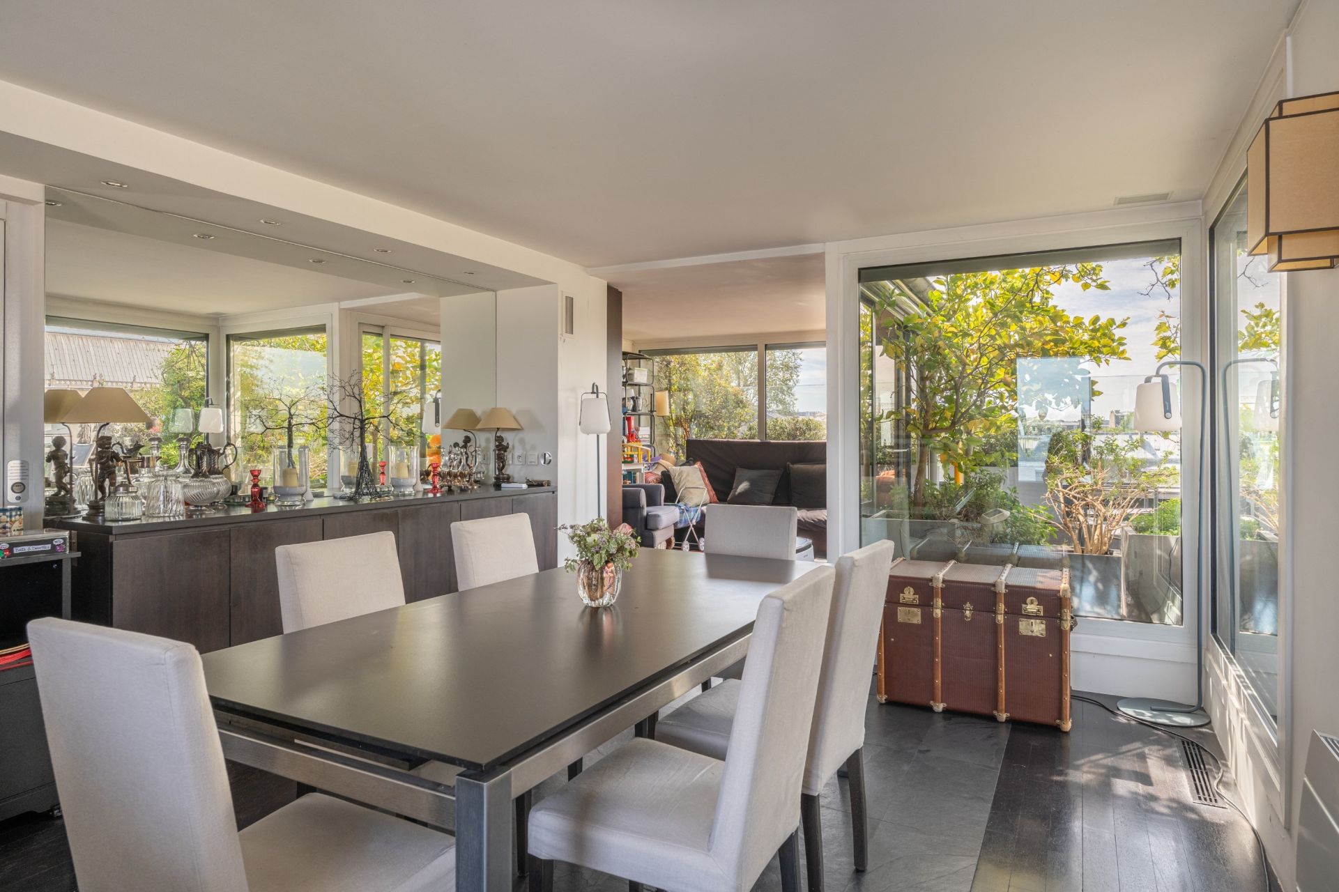 apartment 6 Rooms for sale on PARIS (75007)