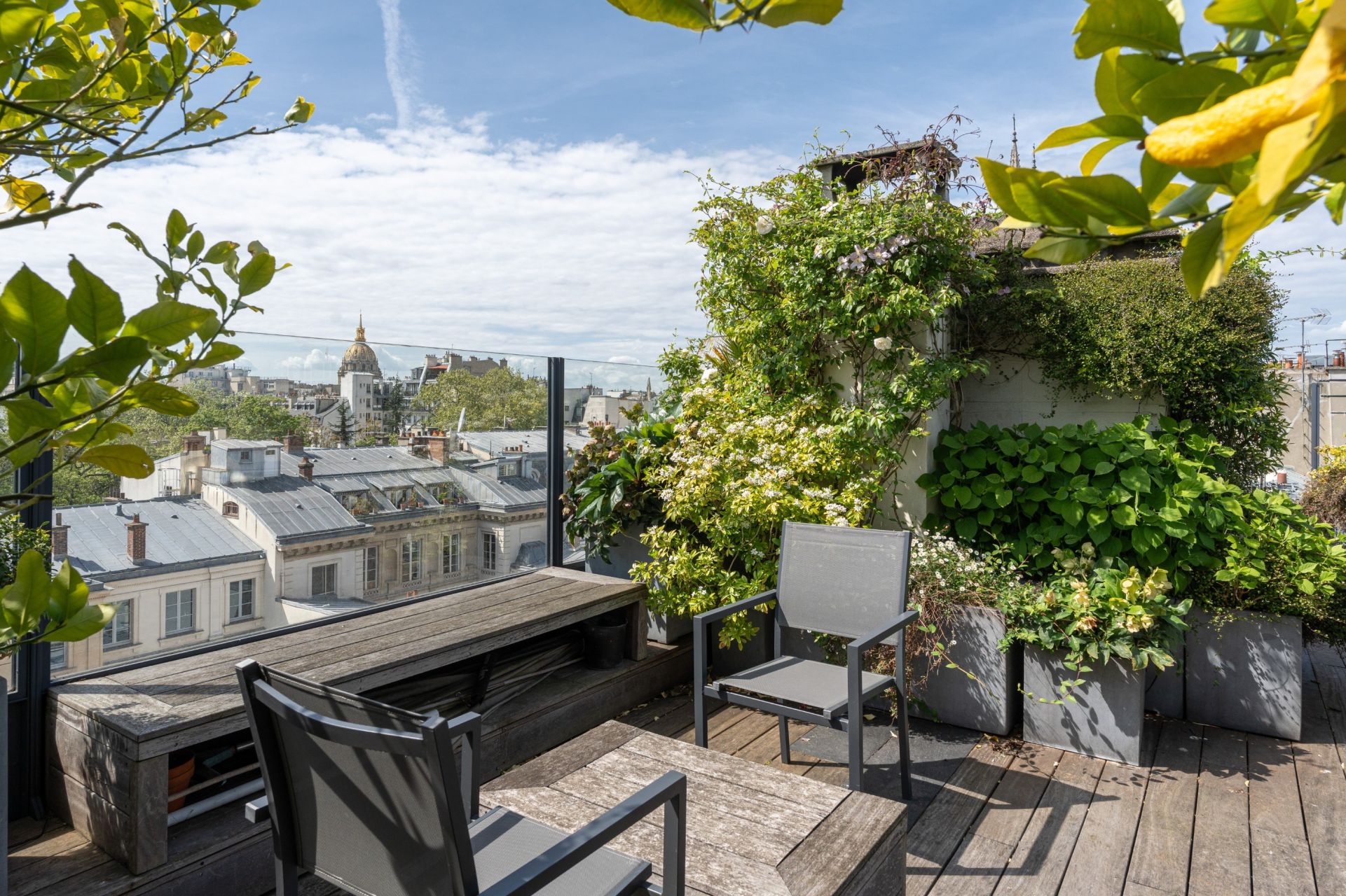 apartment 6 Rooms for sale on PARIS (75007)
