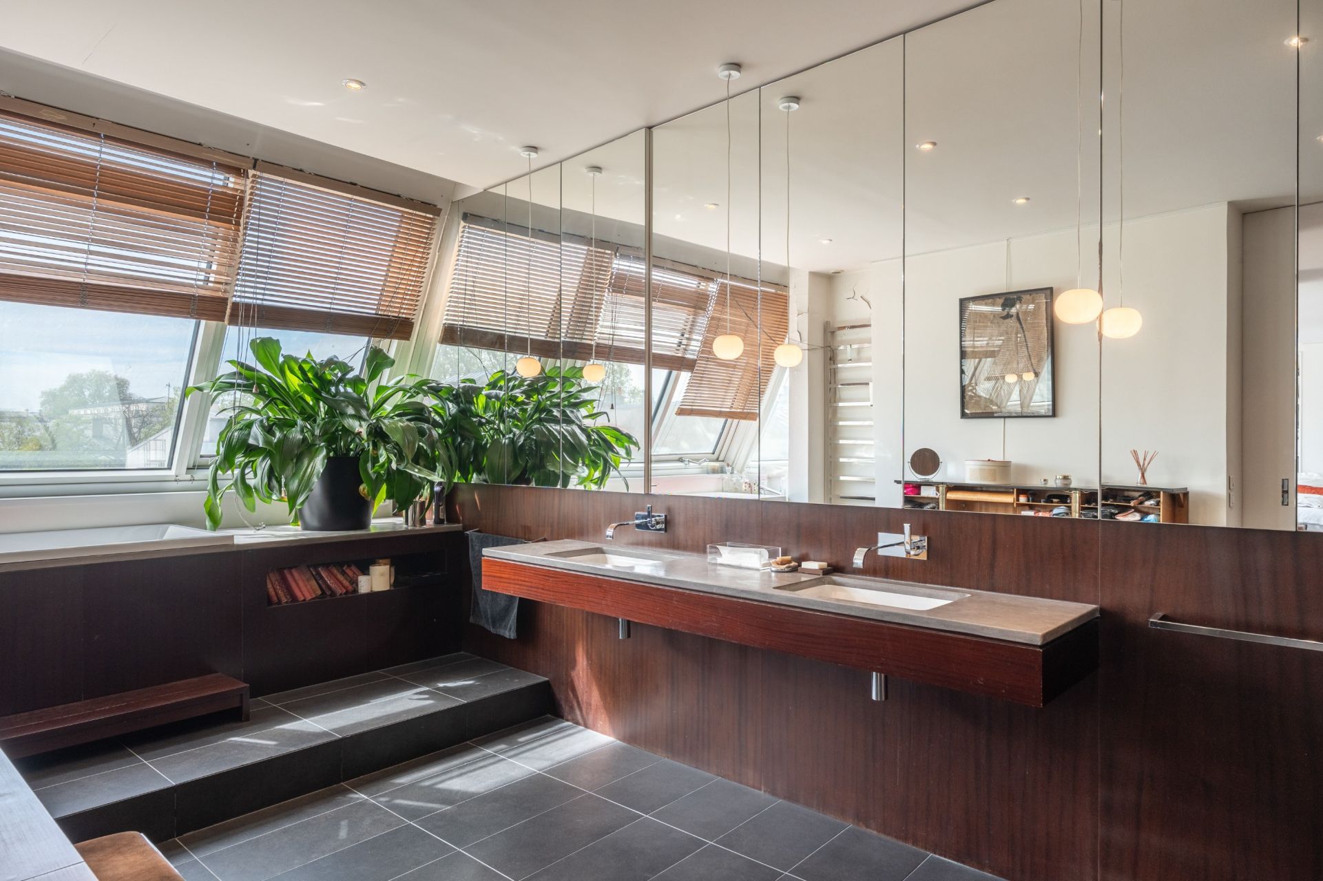 apartment 6 Rooms for sale on PARIS (75007)