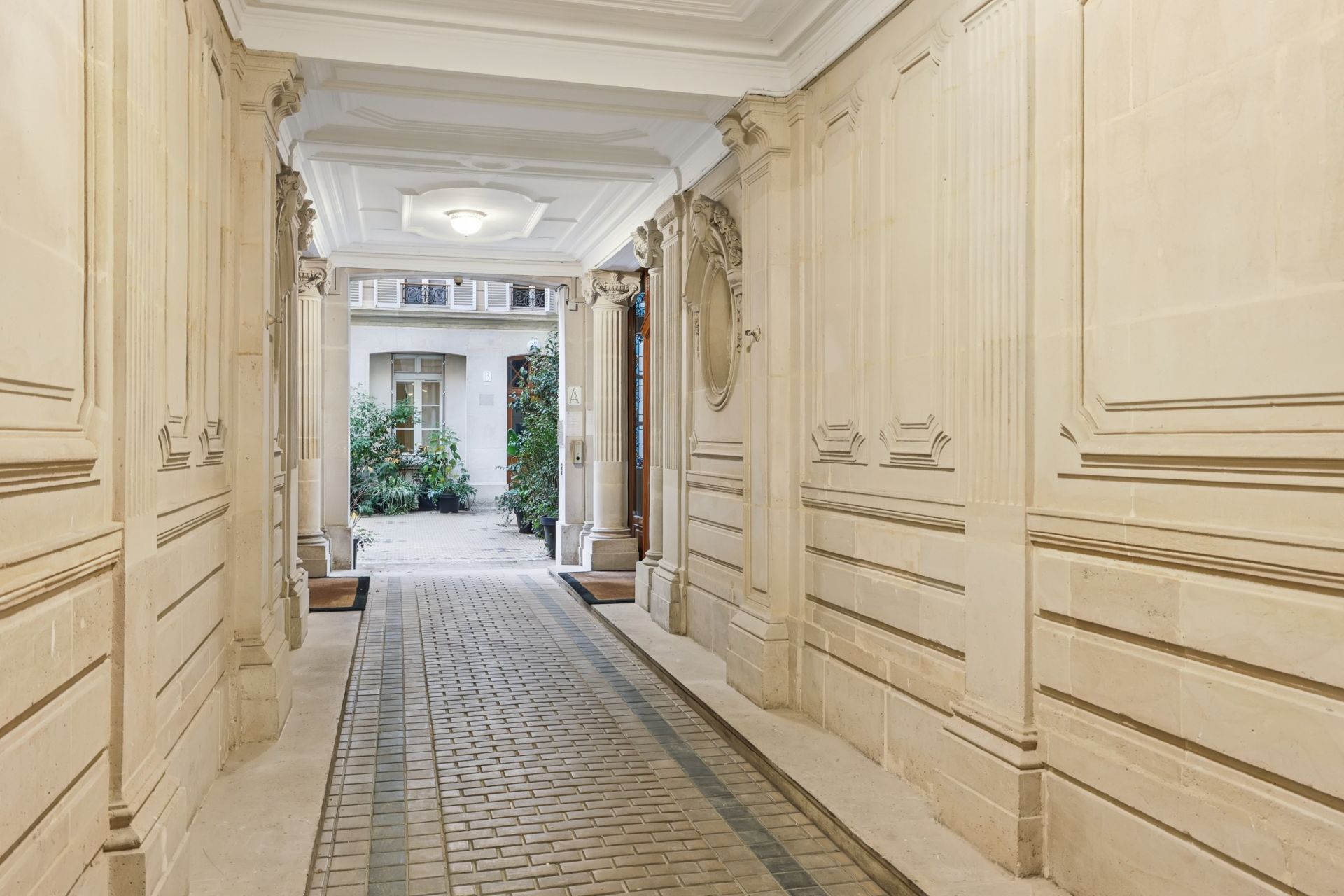 appartement 2 Pièces en vente sur PARIS (75008)