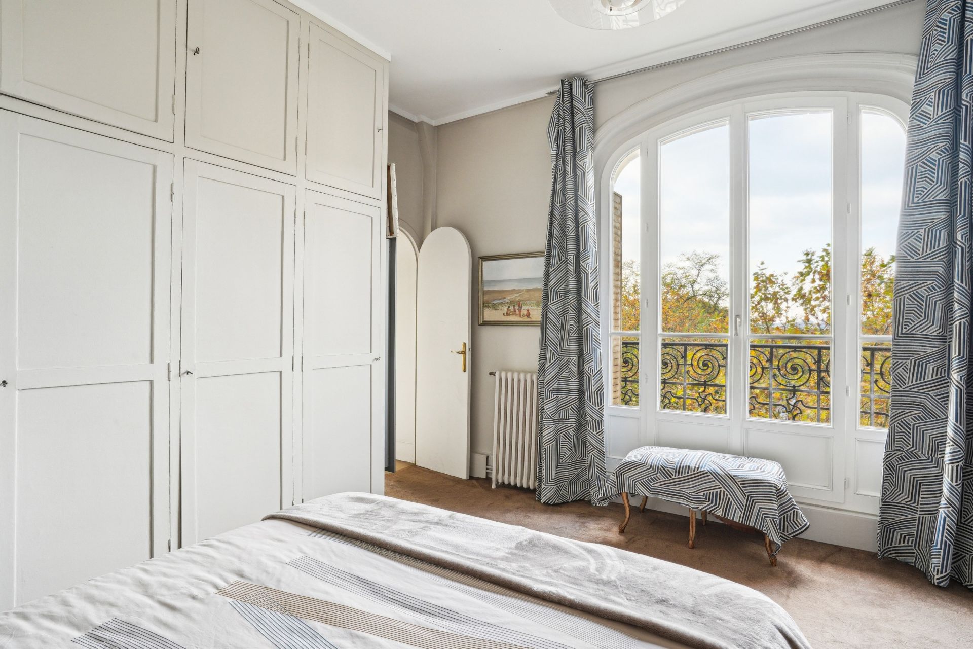 apartment 5 Rooms for sale on PARIS (75116)