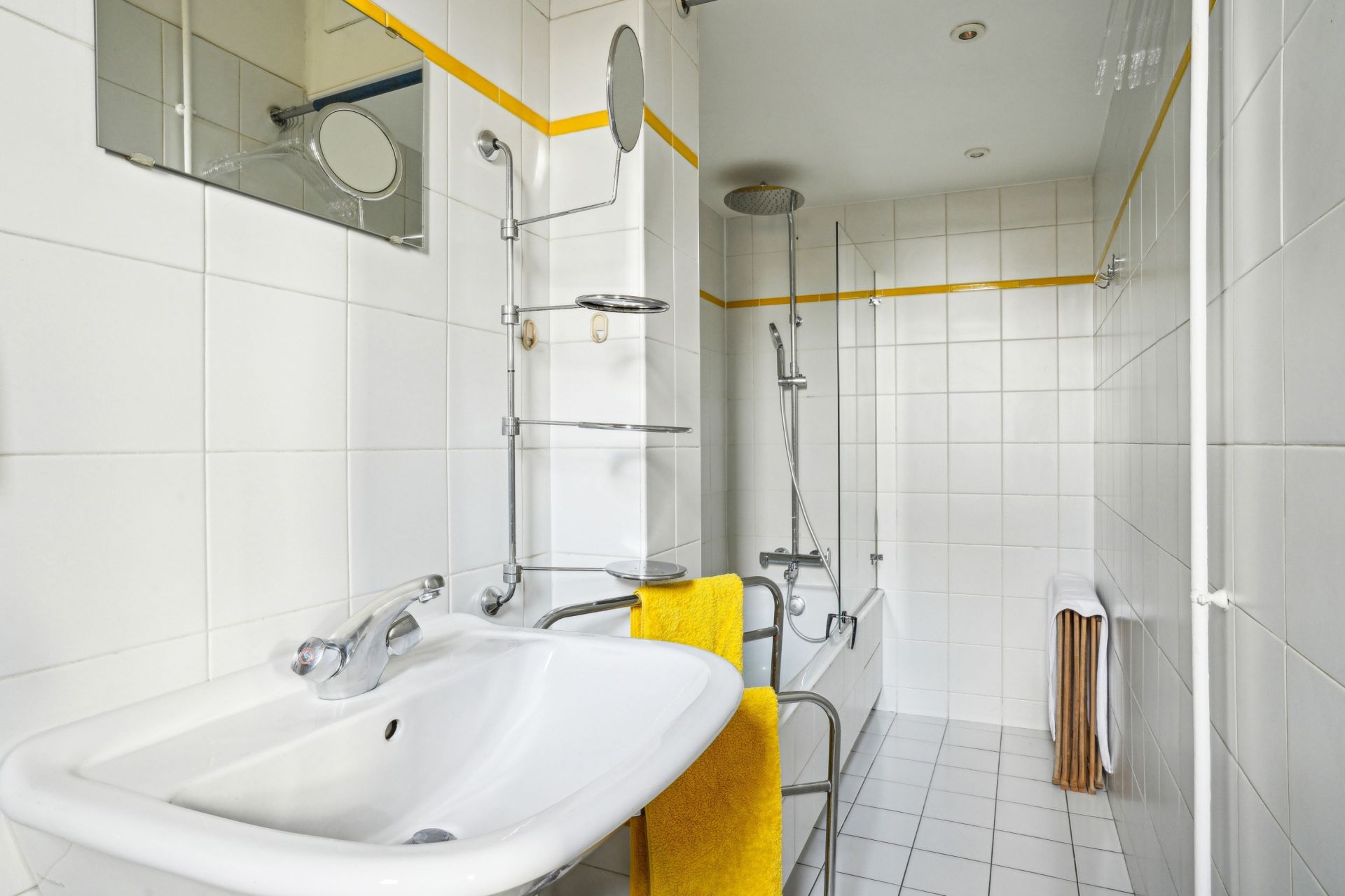 apartment 5 Rooms for sale on PARIS (75116)