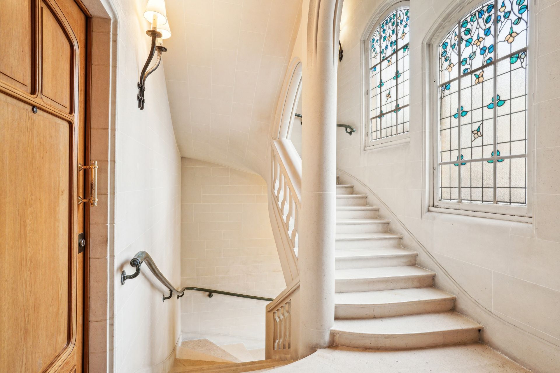 apartment 5 Rooms for sale on PARIS (75116)