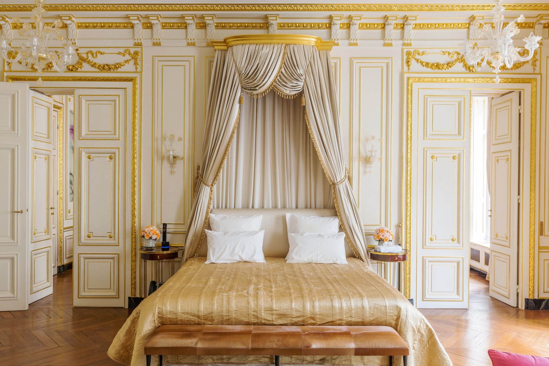 apartment 7 Rooms for sale on PARIS (75008)