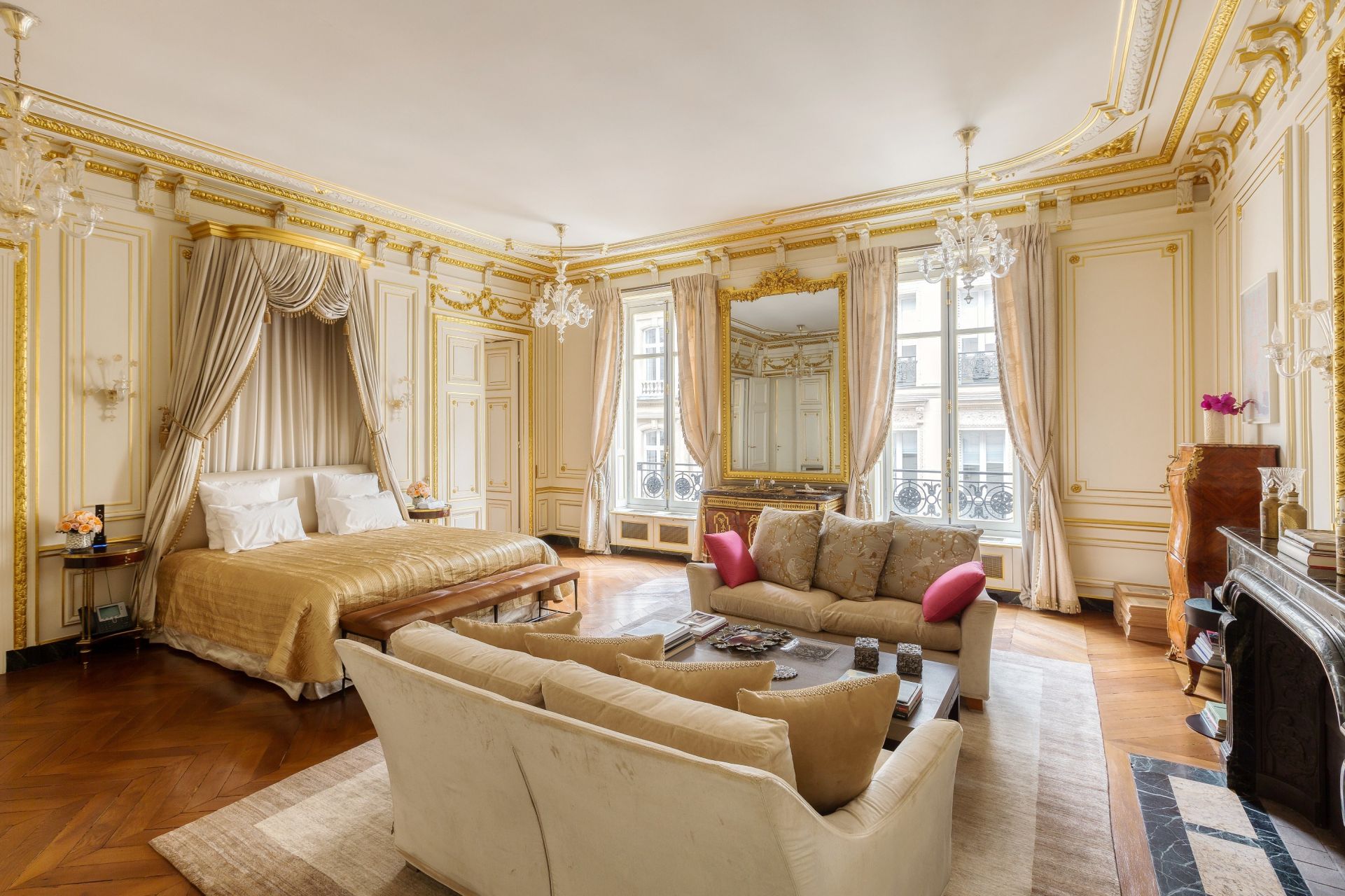 appartement 7 Pièces en vente sur PARIS (75008)