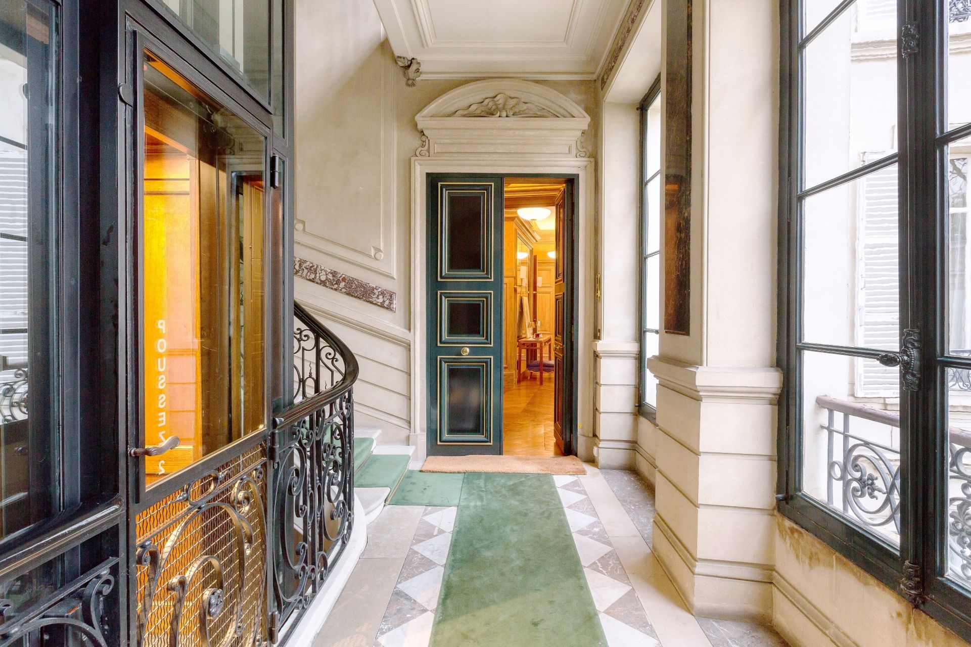 apartment 7 Rooms for sale on PARIS (75008)
