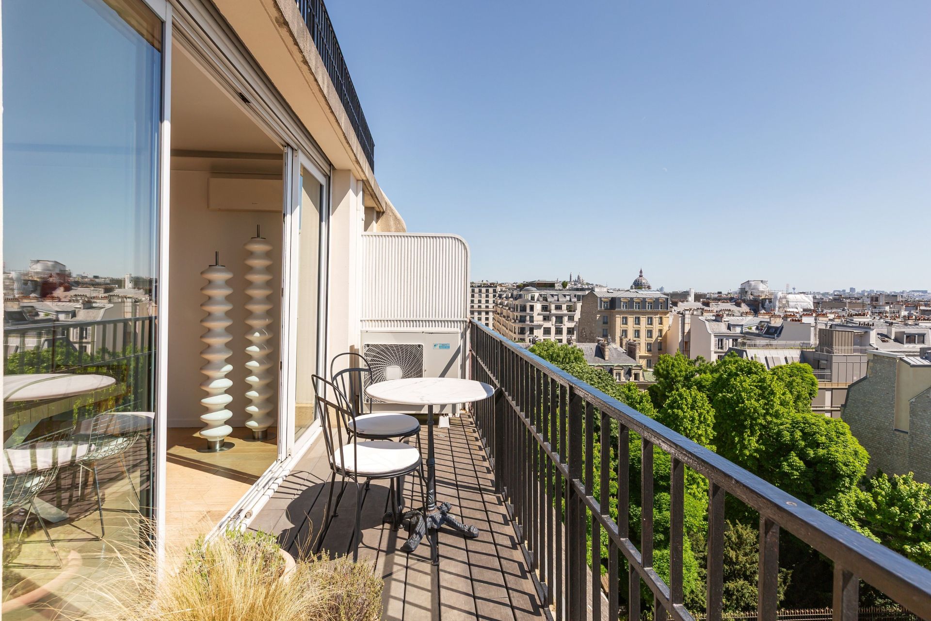 apartment 4 Rooms for sale on PARIS (75008)