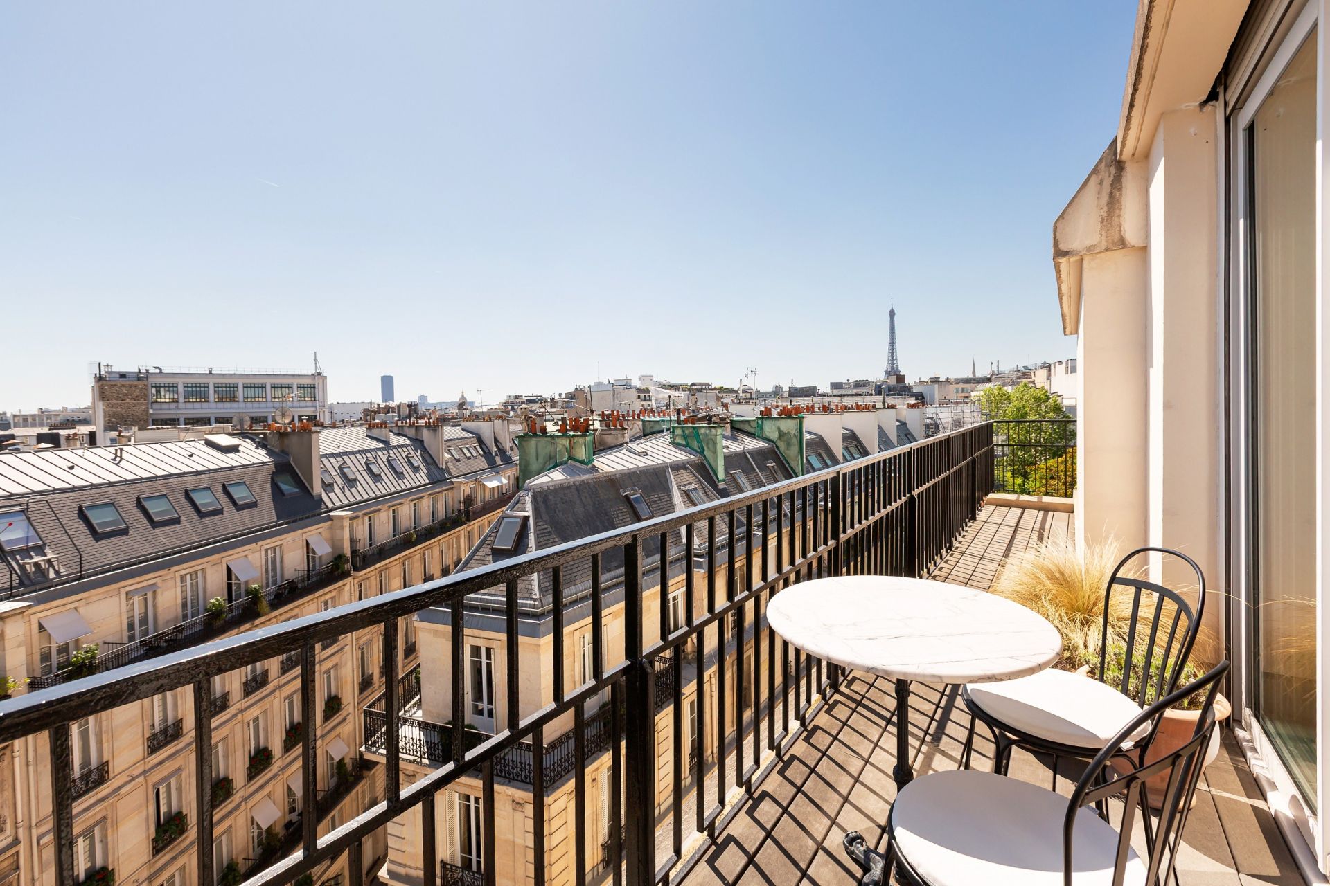 apartment 4 Rooms for sale on PARIS (75008)