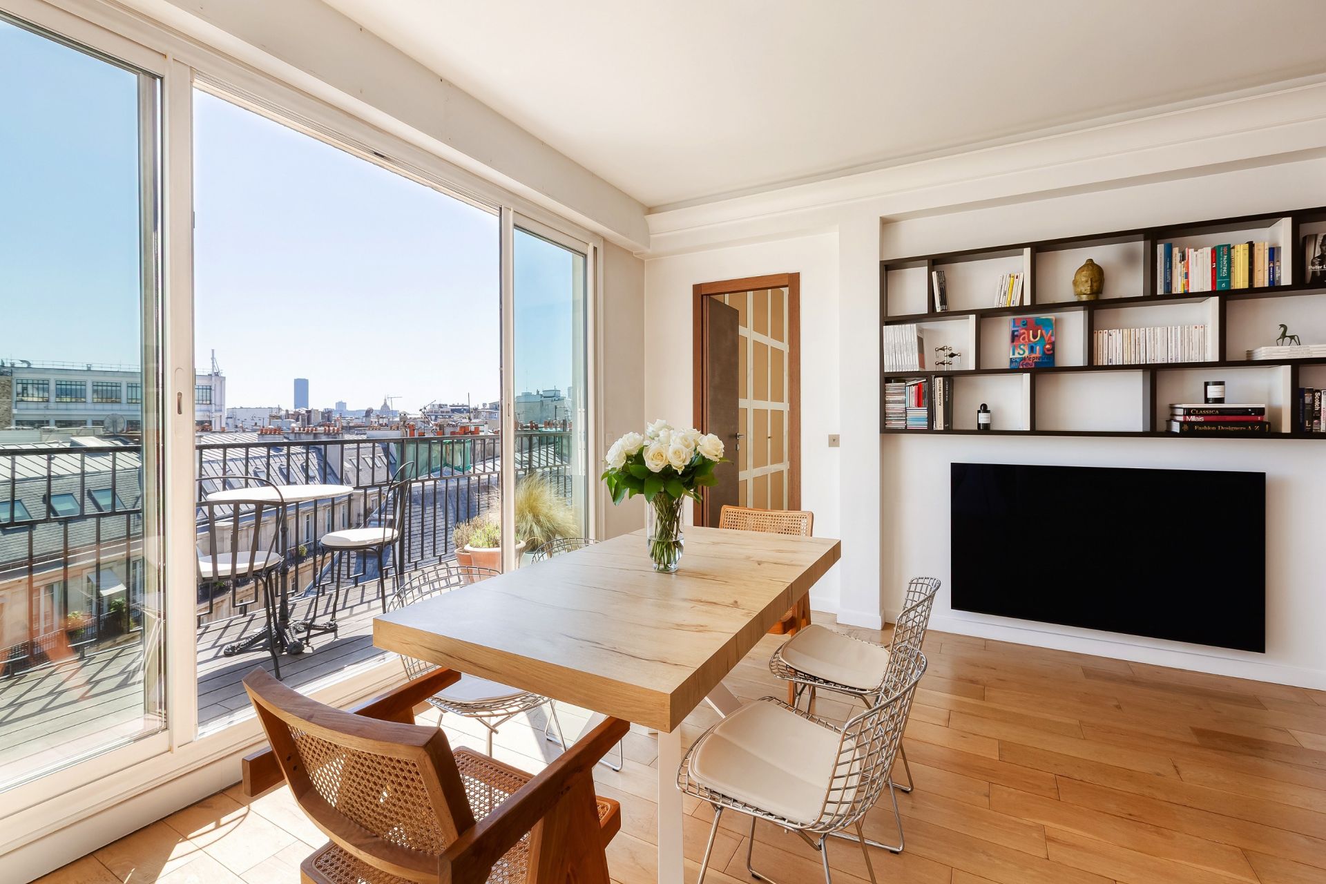 apartment 4 Rooms for sale on PARIS (75008)