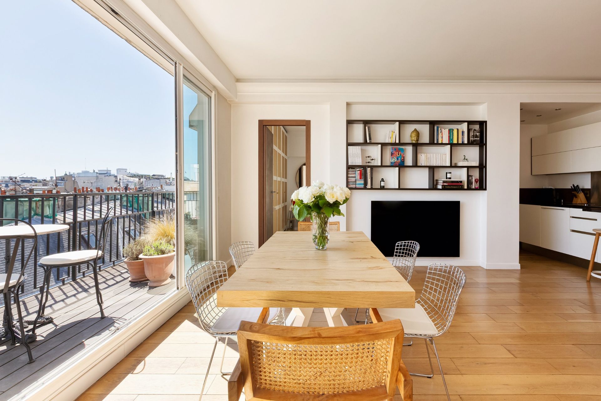 apartment 4 Rooms for sale on PARIS (75008)
