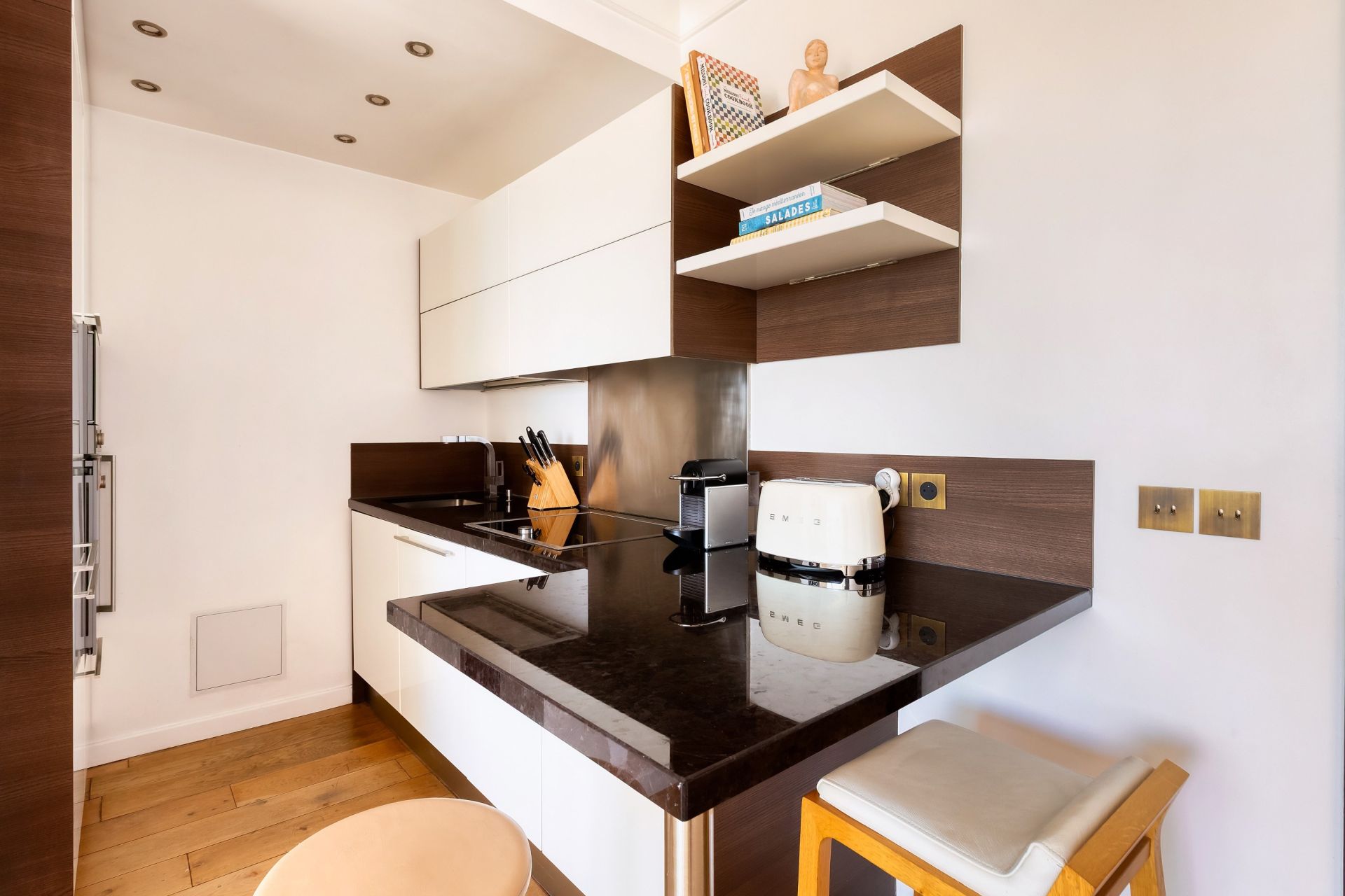 apartment 4 Rooms for sale on PARIS (75008)