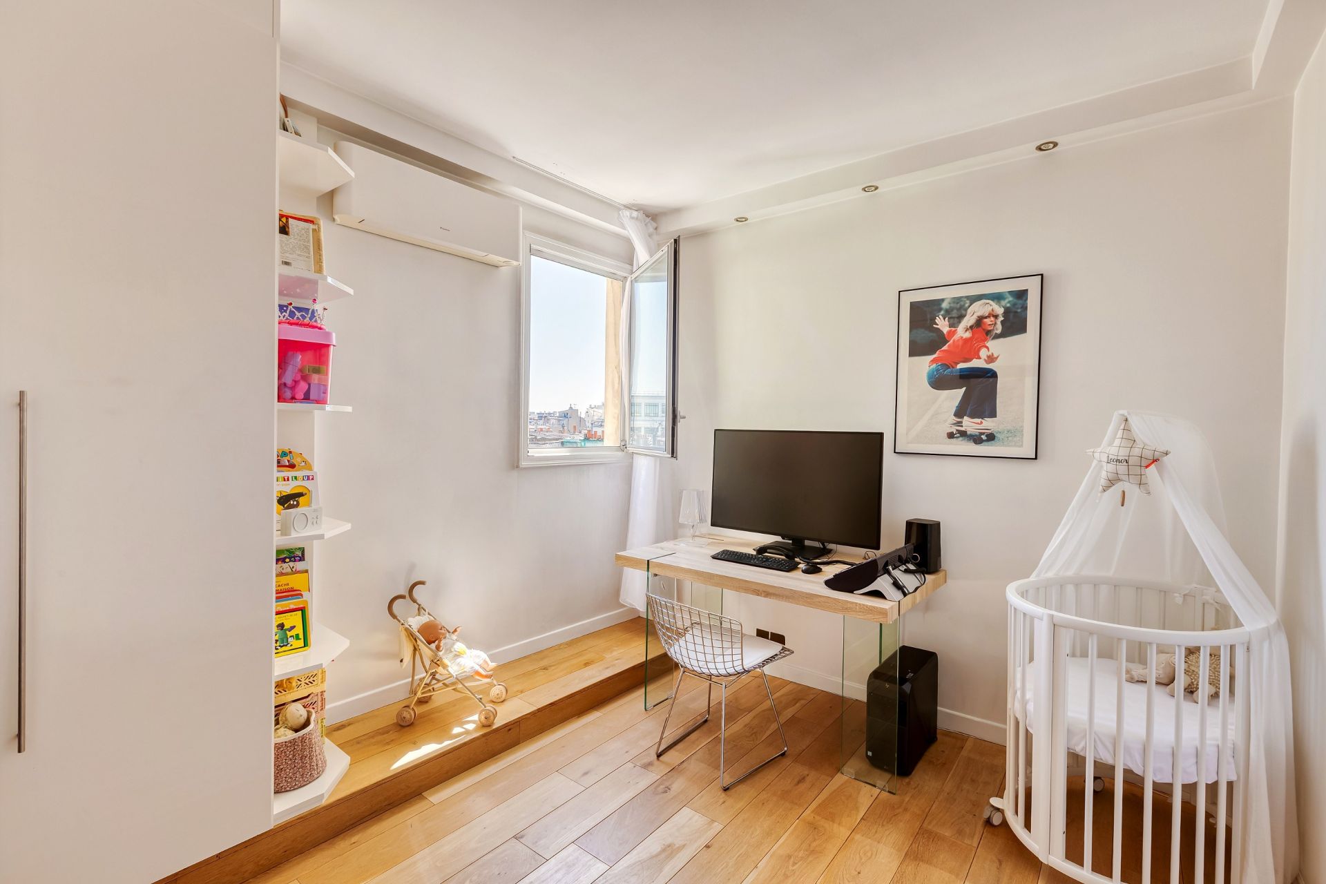 apartment 4 Rooms for sale on PARIS (75008)
