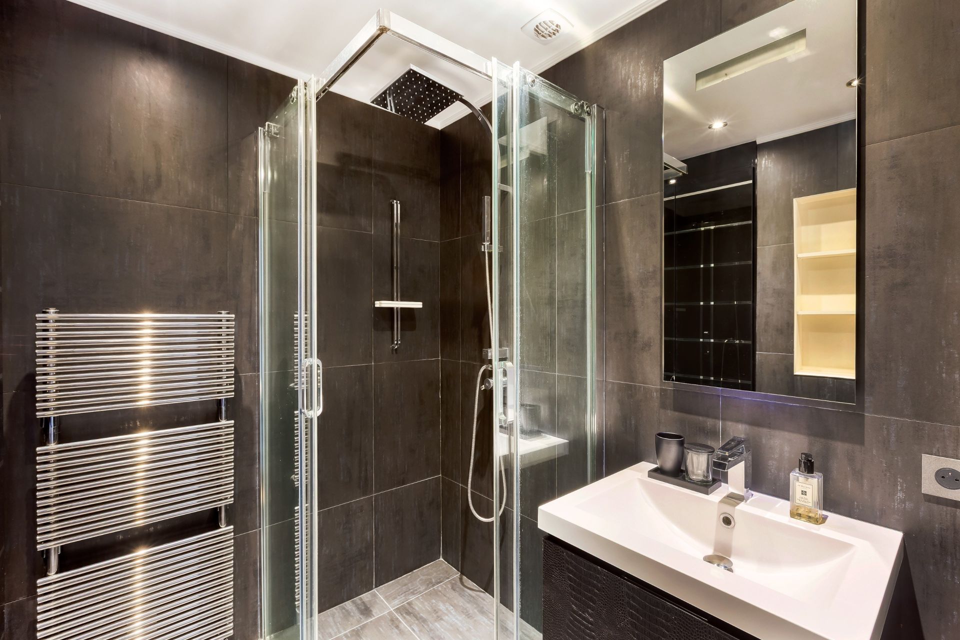 apartment 4 Rooms for sale on PARIS (75008)