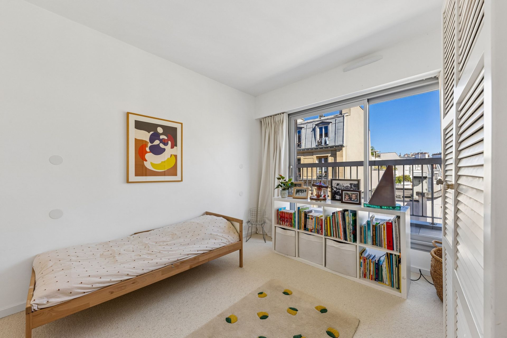 apartment 5 Rooms for sale on PARIS (75018)