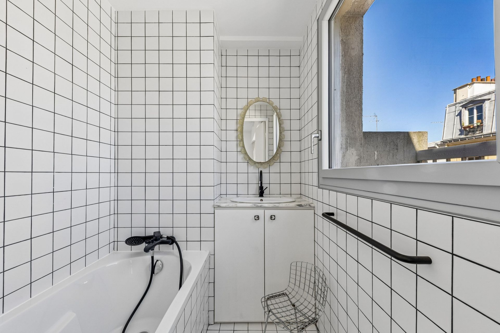 apartment 5 Rooms for sale on PARIS (75018)