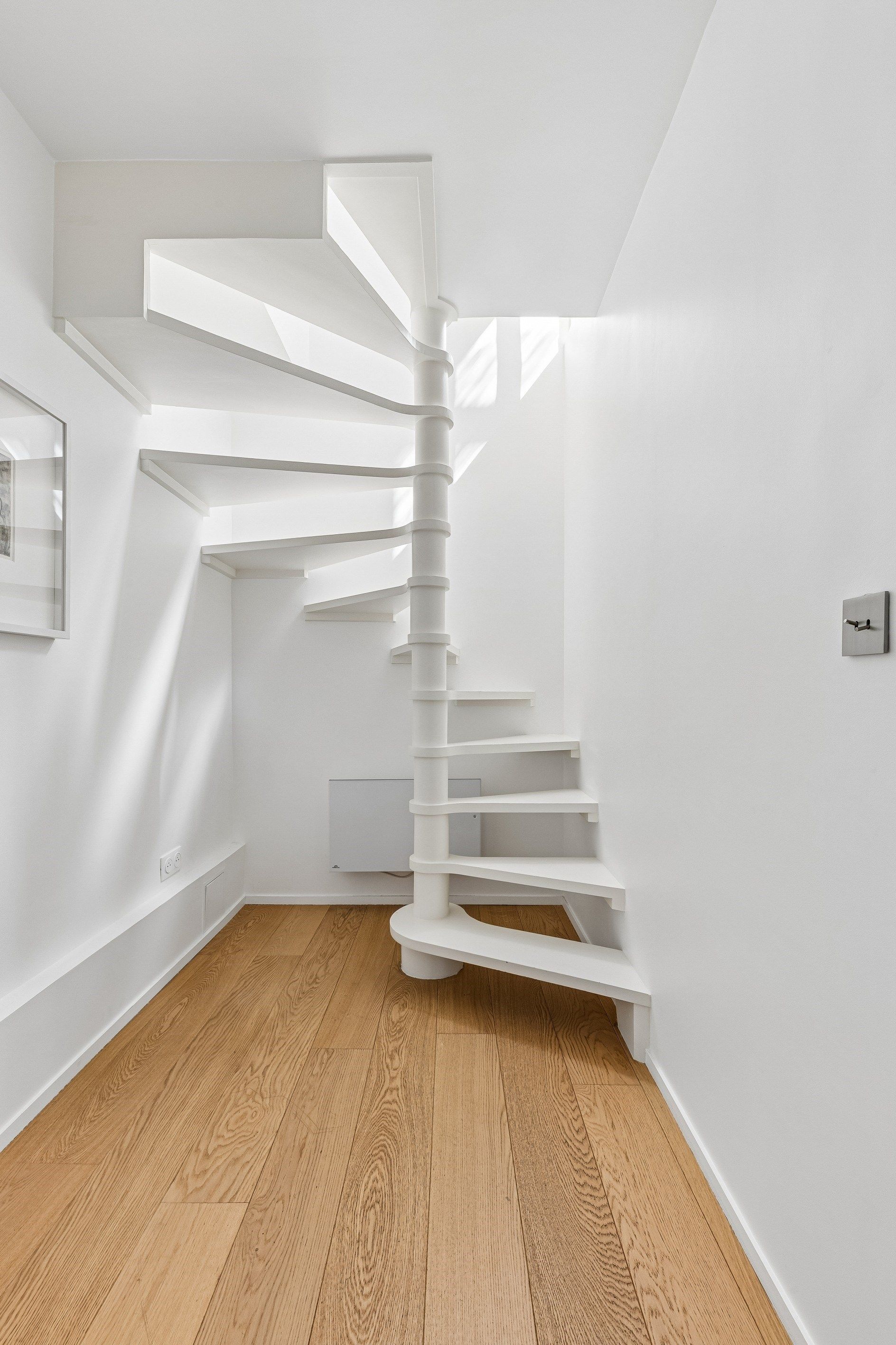 apartment 5 Rooms for sale on PARIS (75018)