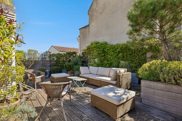 Sale Apartment Paris 18 5&nbsp;Rooms 97&nbsp;m²