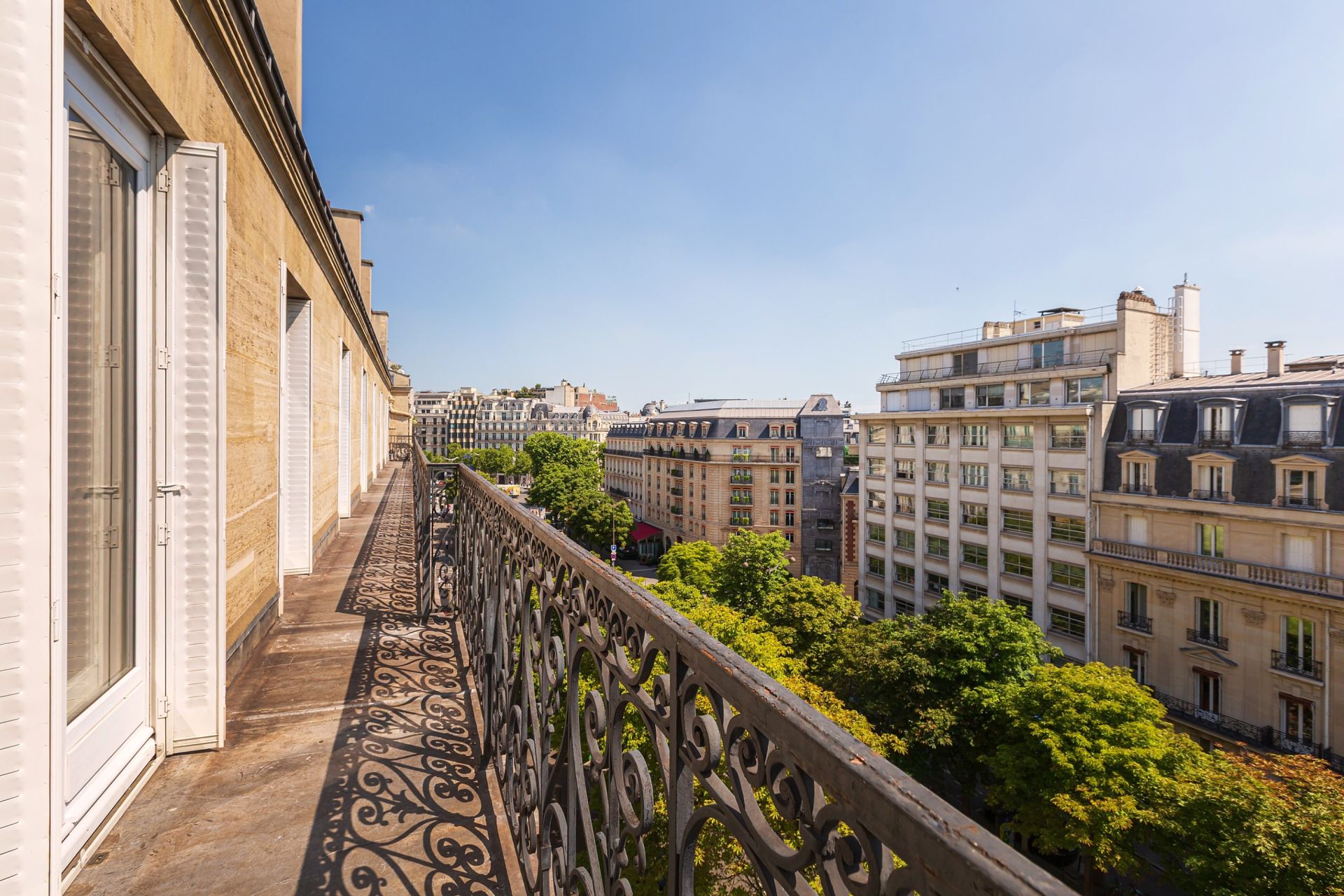 apartment 7 Rooms for sale on PARIS (75008)