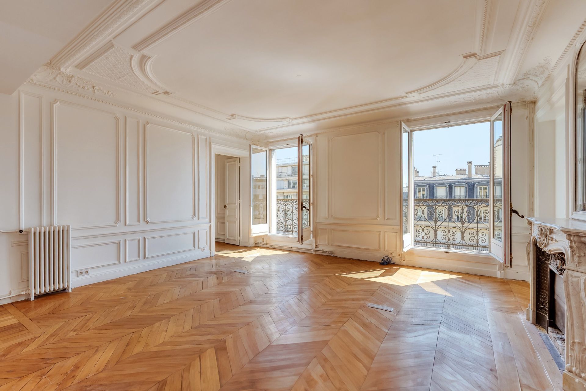 apartment 7 Rooms for sale on PARIS (75008)