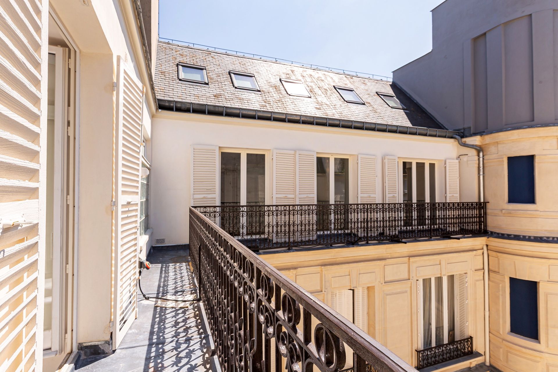 apartment 7 Rooms for sale on PARIS (75008)