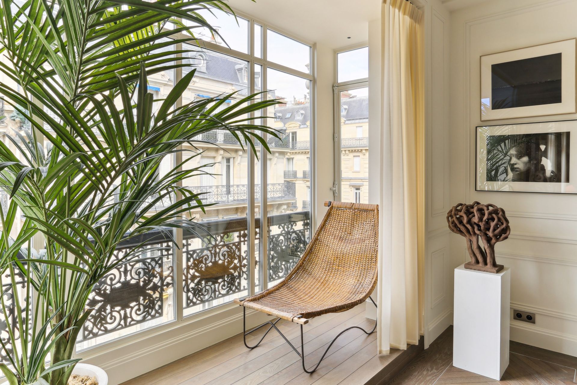 apartment 5 Rooms for sale on PARIS (75008)