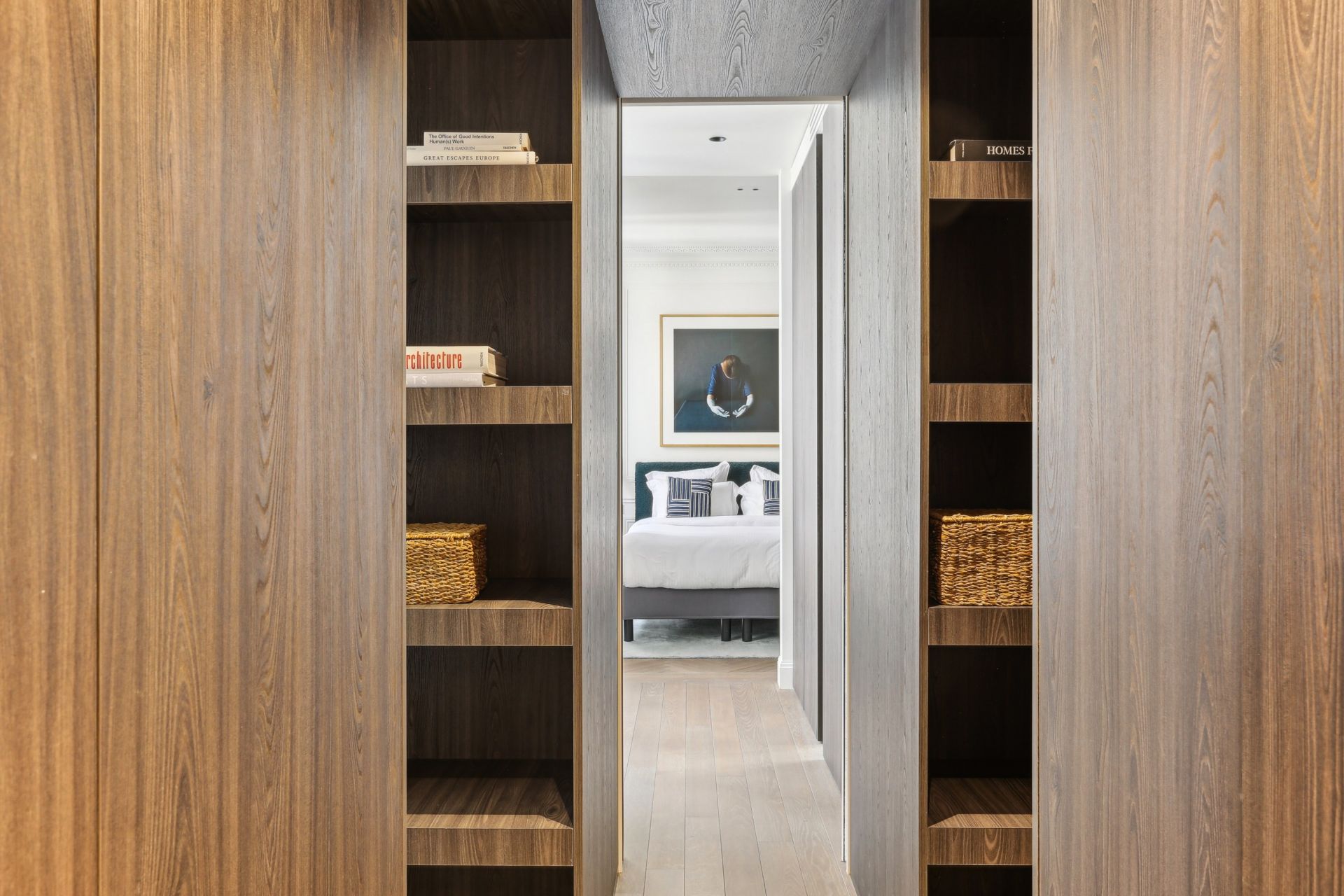 apartment 5 Rooms for sale on PARIS (75008)