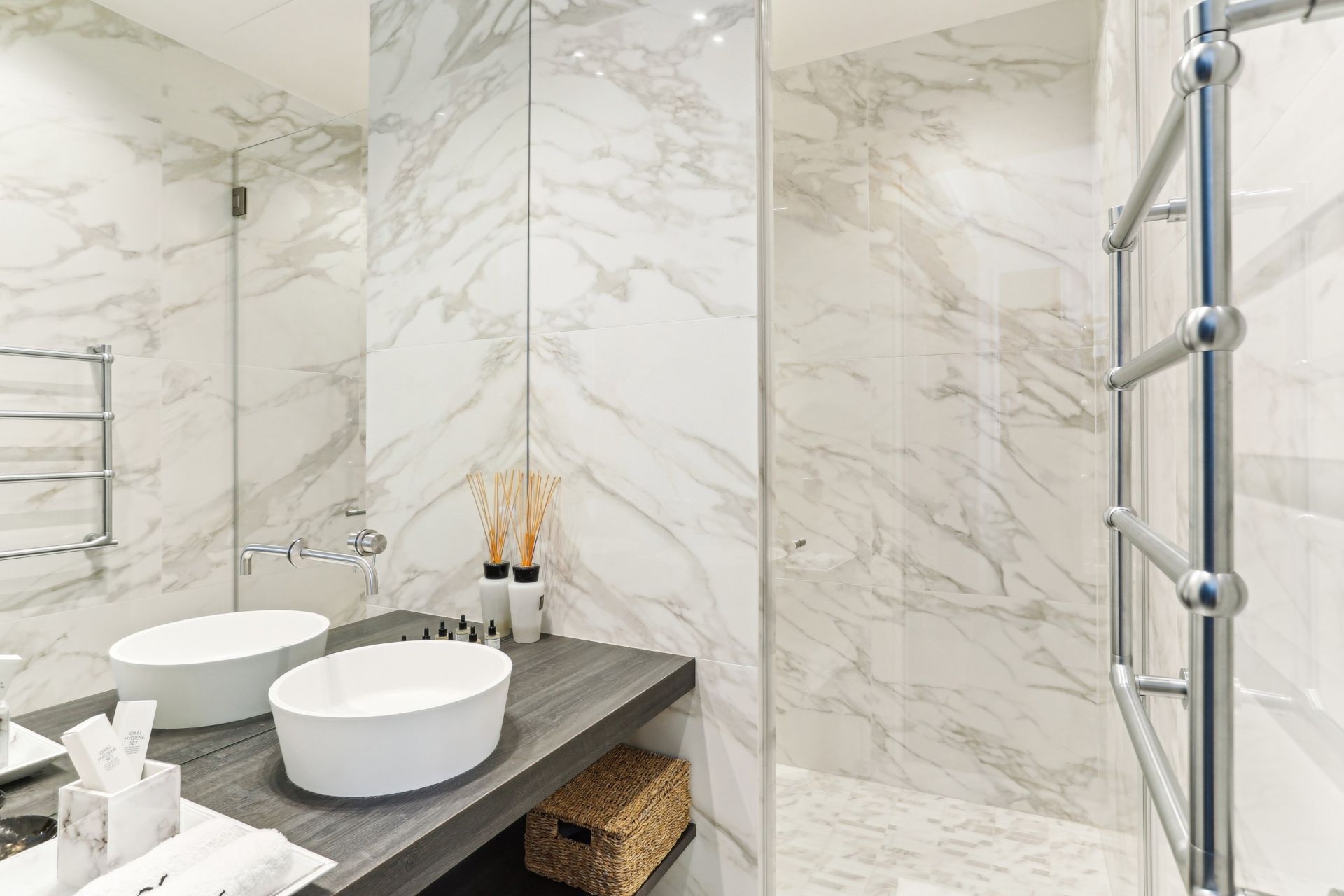 apartment 5 Rooms for sale on PARIS (75008)