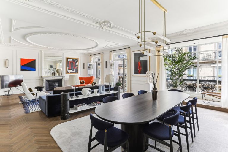 apartment 5 Rooms for sale on PARIS (75008)