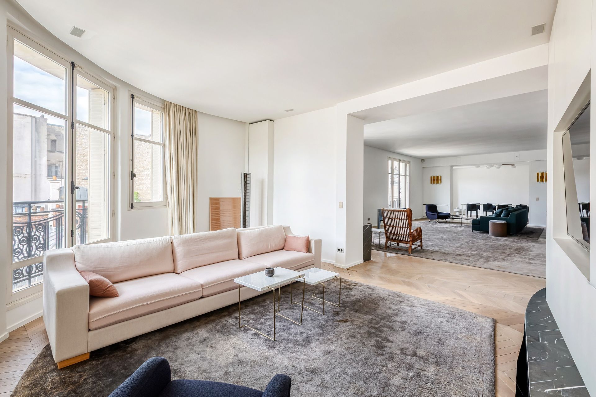 apartment 7 Rooms for sale on PARIS (75016)