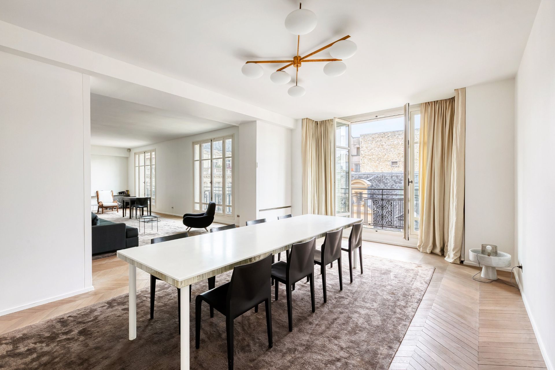 apartment 7 Rooms for sale on PARIS (75016)