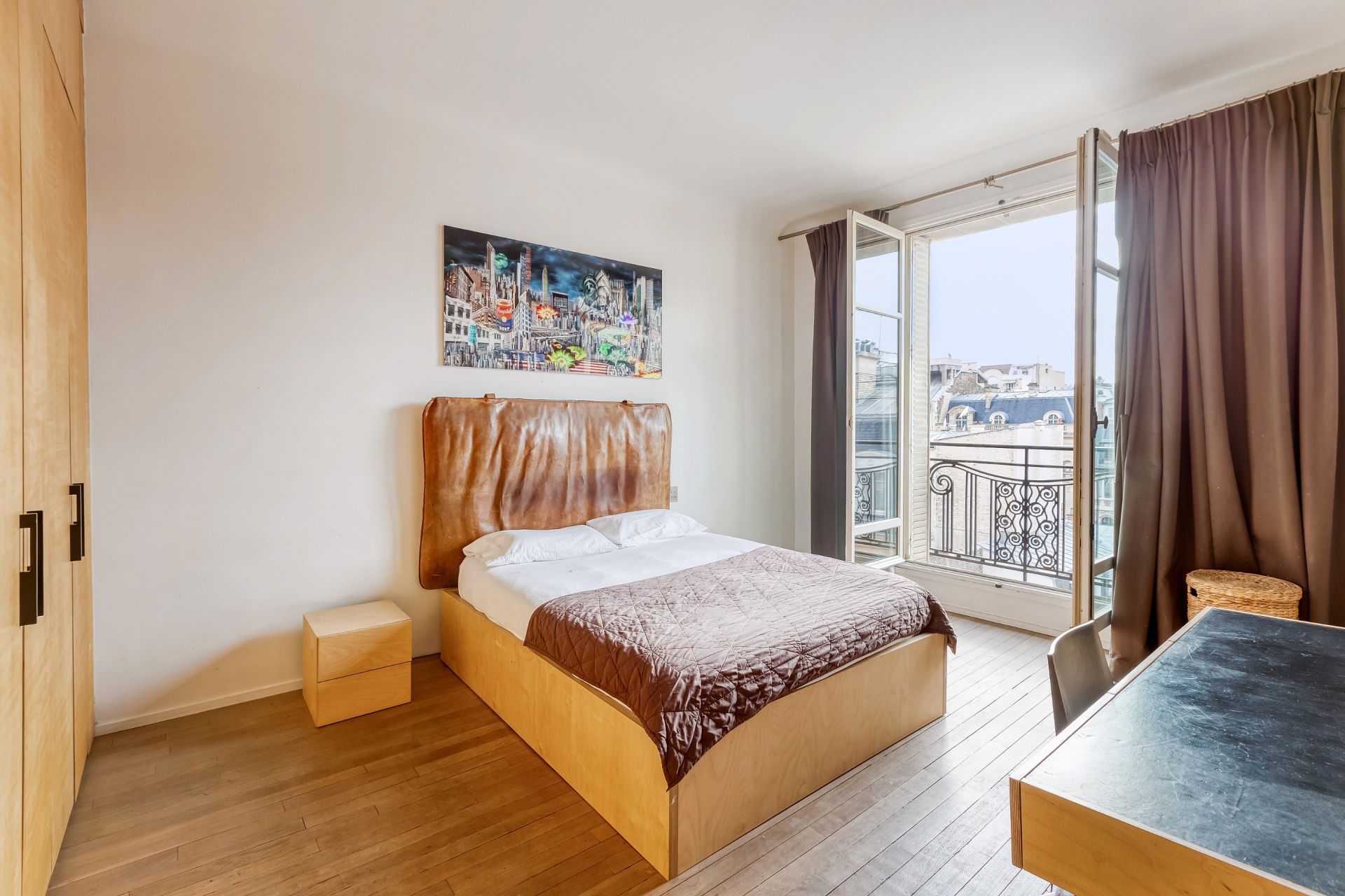 apartment 7 Rooms for sale on PARIS (75016)