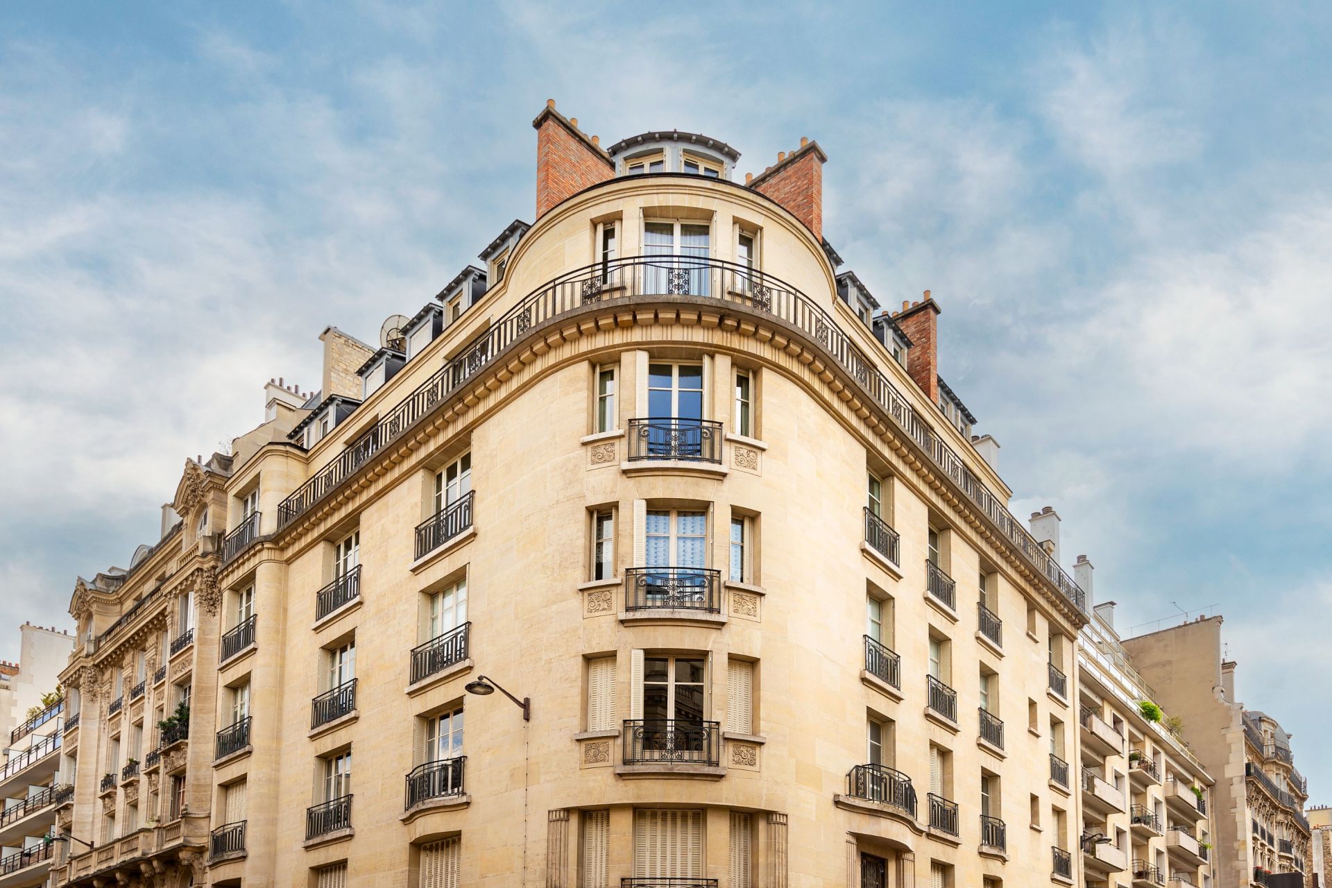 apartment 7 Rooms for sale on PARIS (75016)